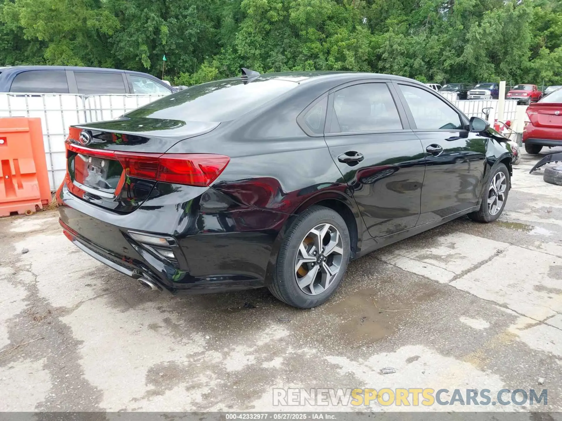 4 fotografías del automóvil dañado 3KPF24AD1ME360971 KIA FORTE 2021