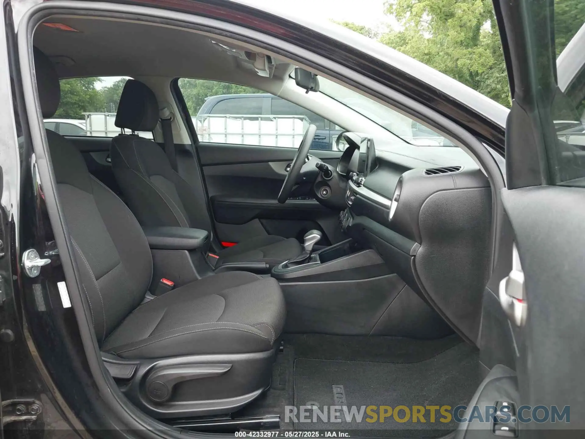 5 fotografías del automóvil dañado 3KPF24AD1ME360971 KIA FORTE 2021