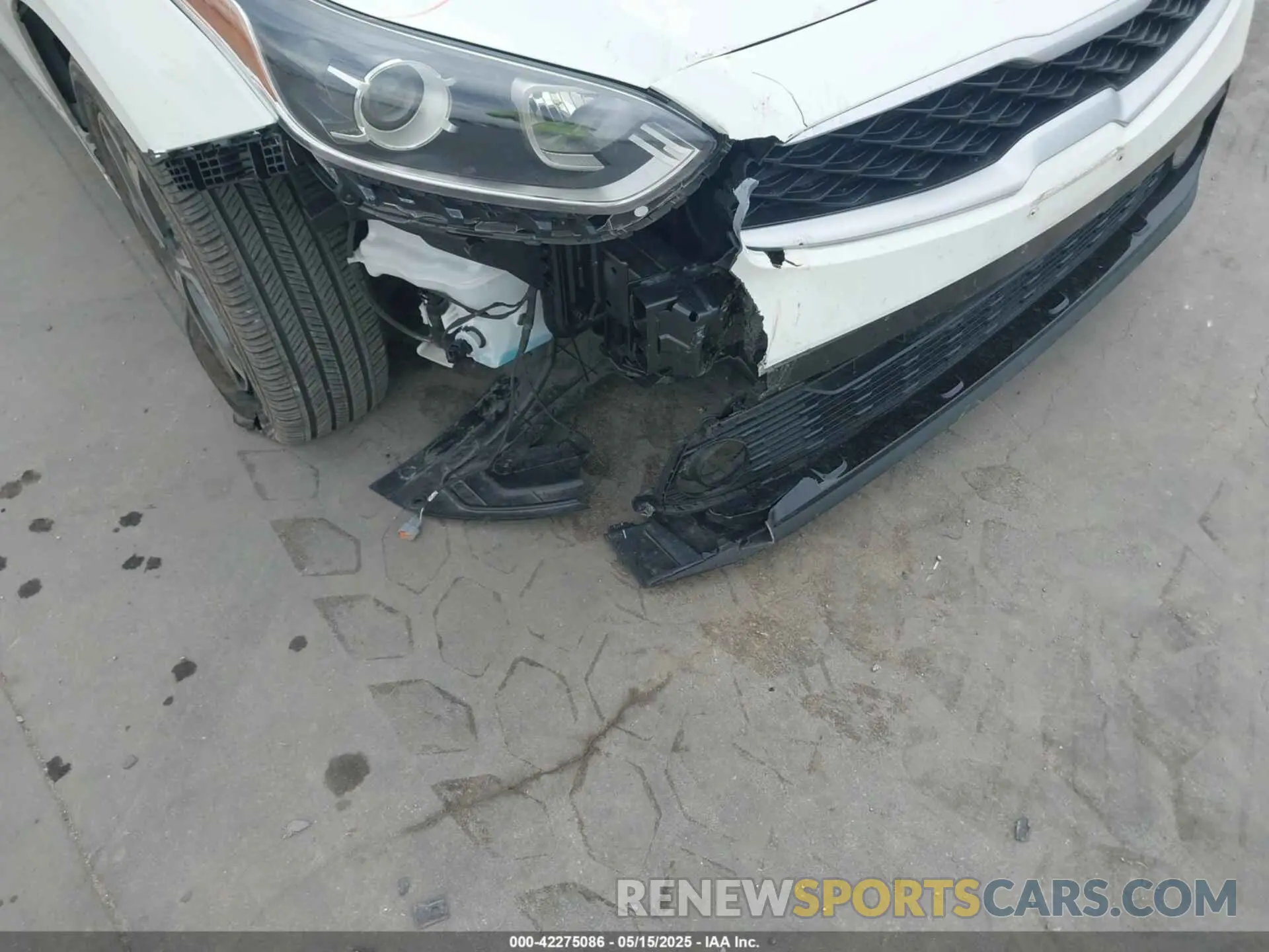 19 fotografías del automóvil dañado 3KPF24AD1ME361778 KIA FORTE 2021