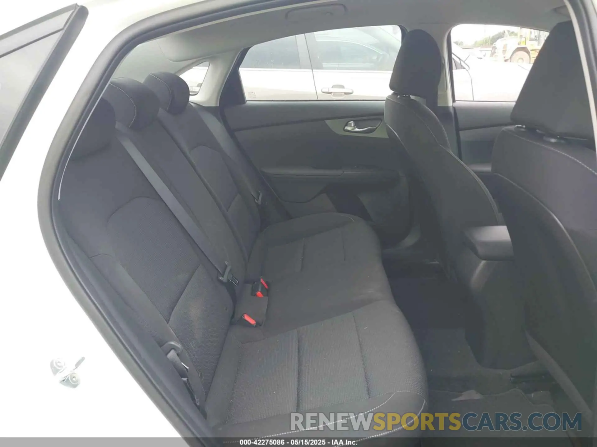 8 fotografías del automóvil dañado 3KPF24AD1ME361778 KIA FORTE 2021