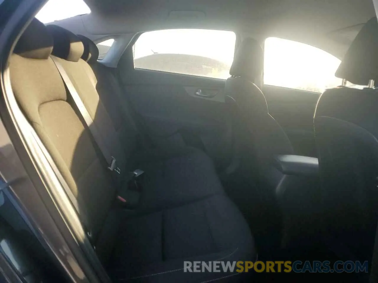 10 fotografías del automóvil dañado 3KPF24AD1ME368505 KIA FORTE 2021