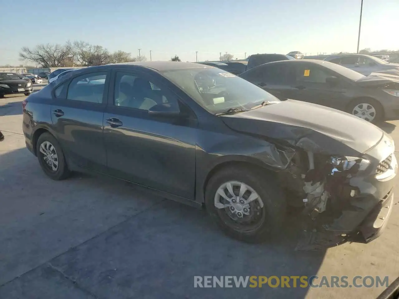 4 fotografías del automóvil dañado 3KPF24AD1ME368505 KIA FORTE 2021