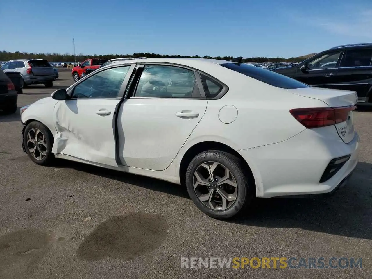 2 fotografías del automóvil dañado 3KPF24AD1ME368911 KIA FORTE 2021