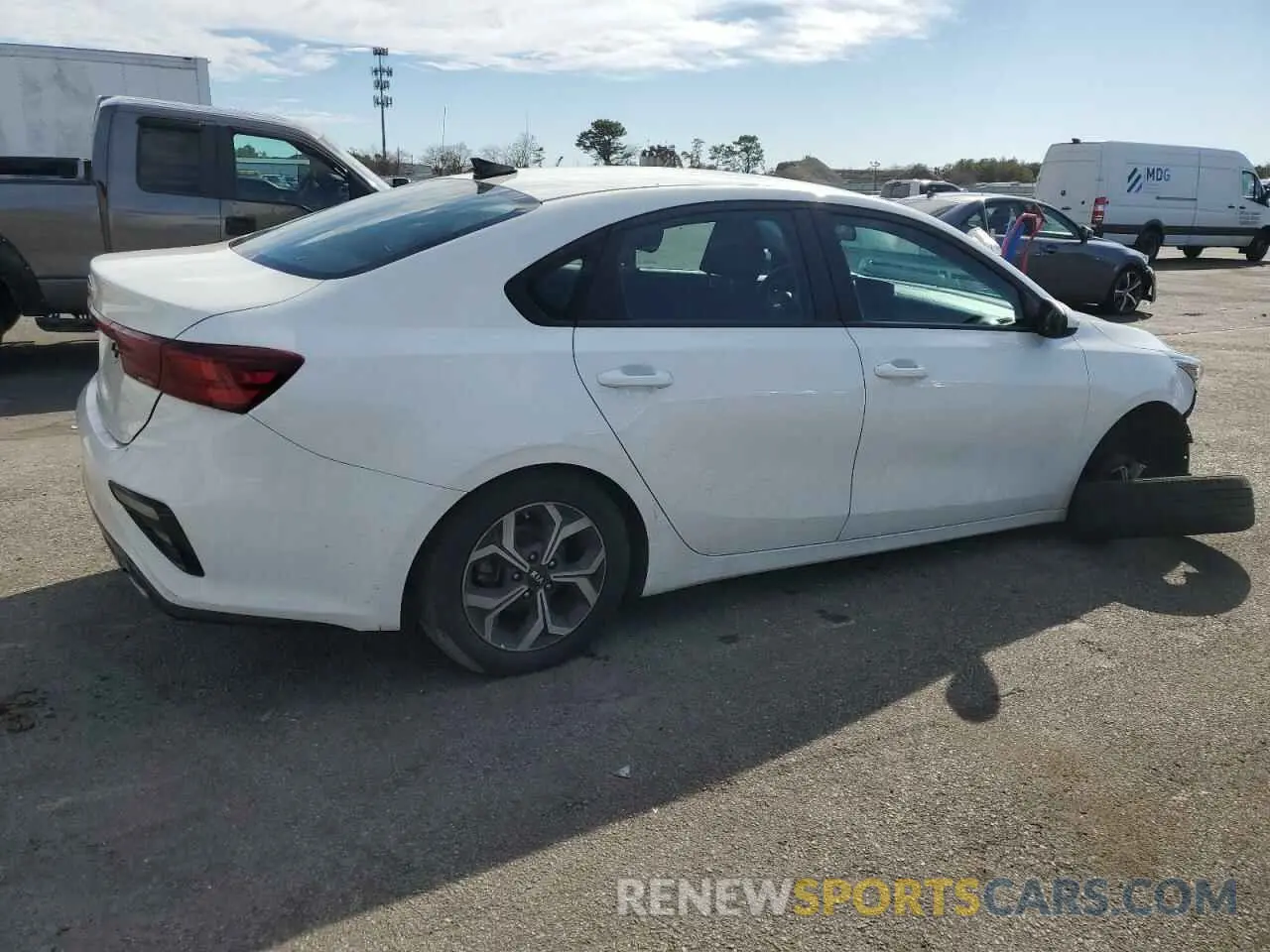 3 fotografías del automóvil dañado 3KPF24AD1ME368911 KIA FORTE 2021