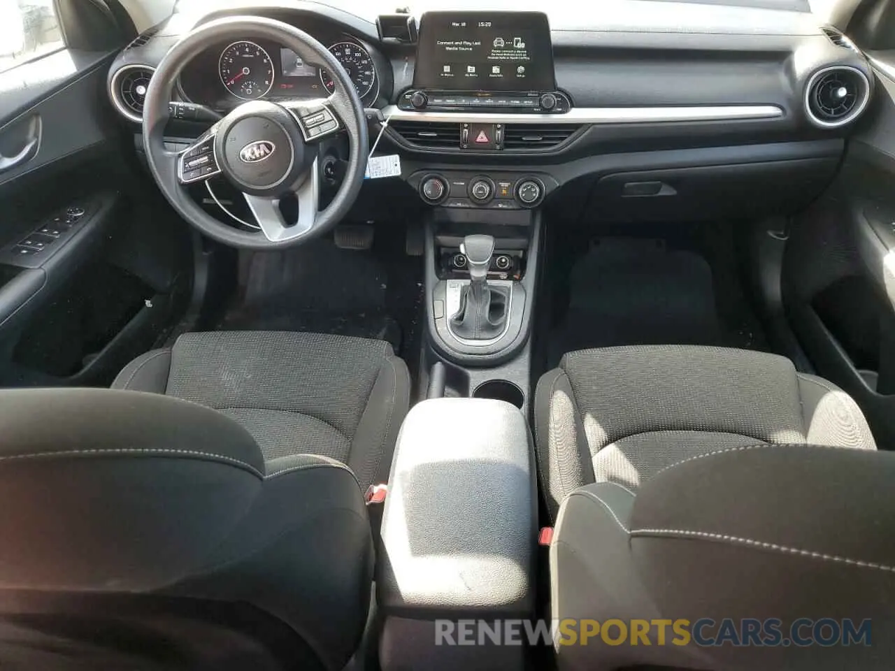 8 fotografías del automóvil dañado 3KPF24AD1ME368911 KIA FORTE 2021