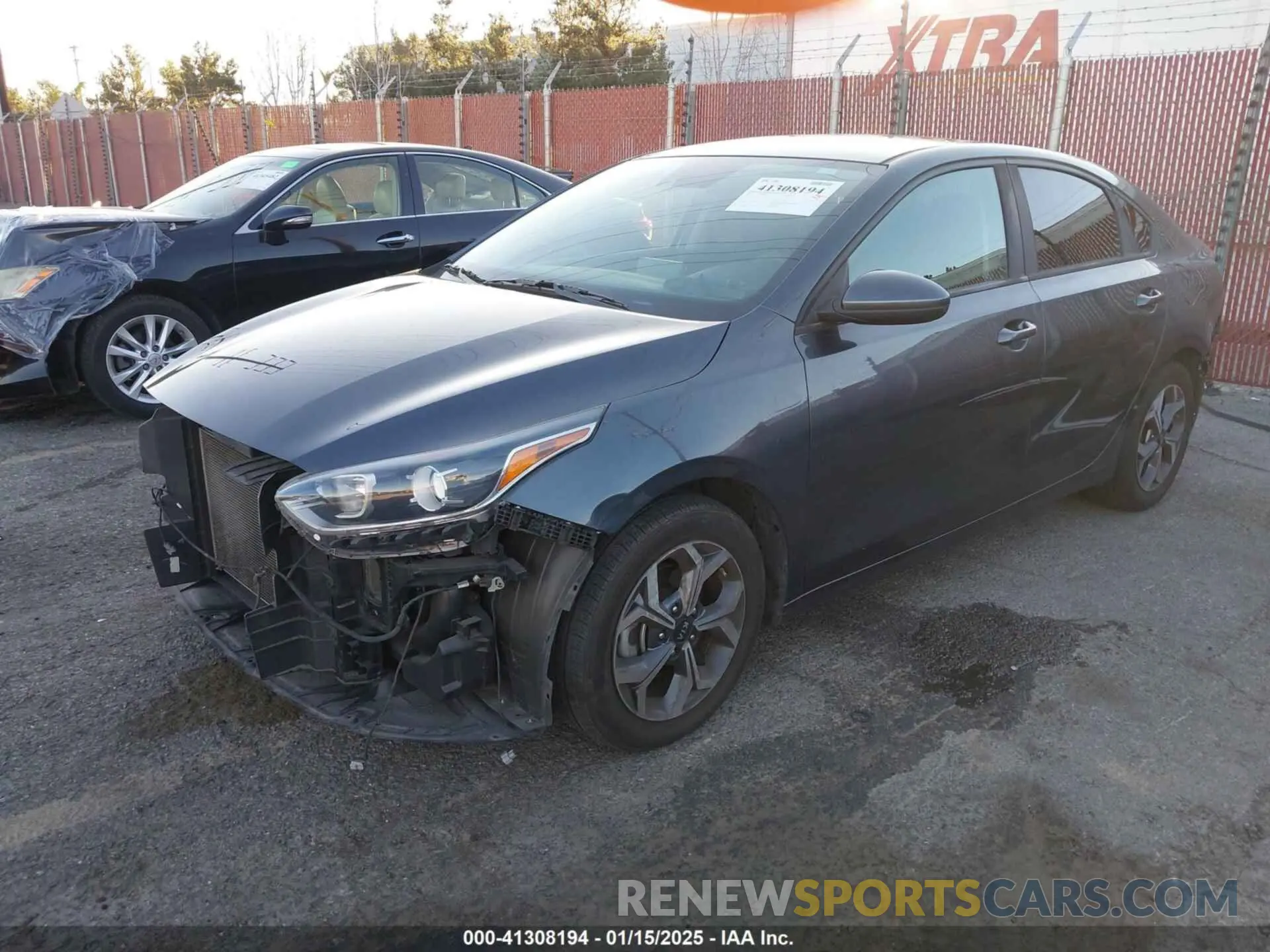 2 fotografías del automóvil dañado 3KPF24AD1ME369590 KIA FORTE 2021