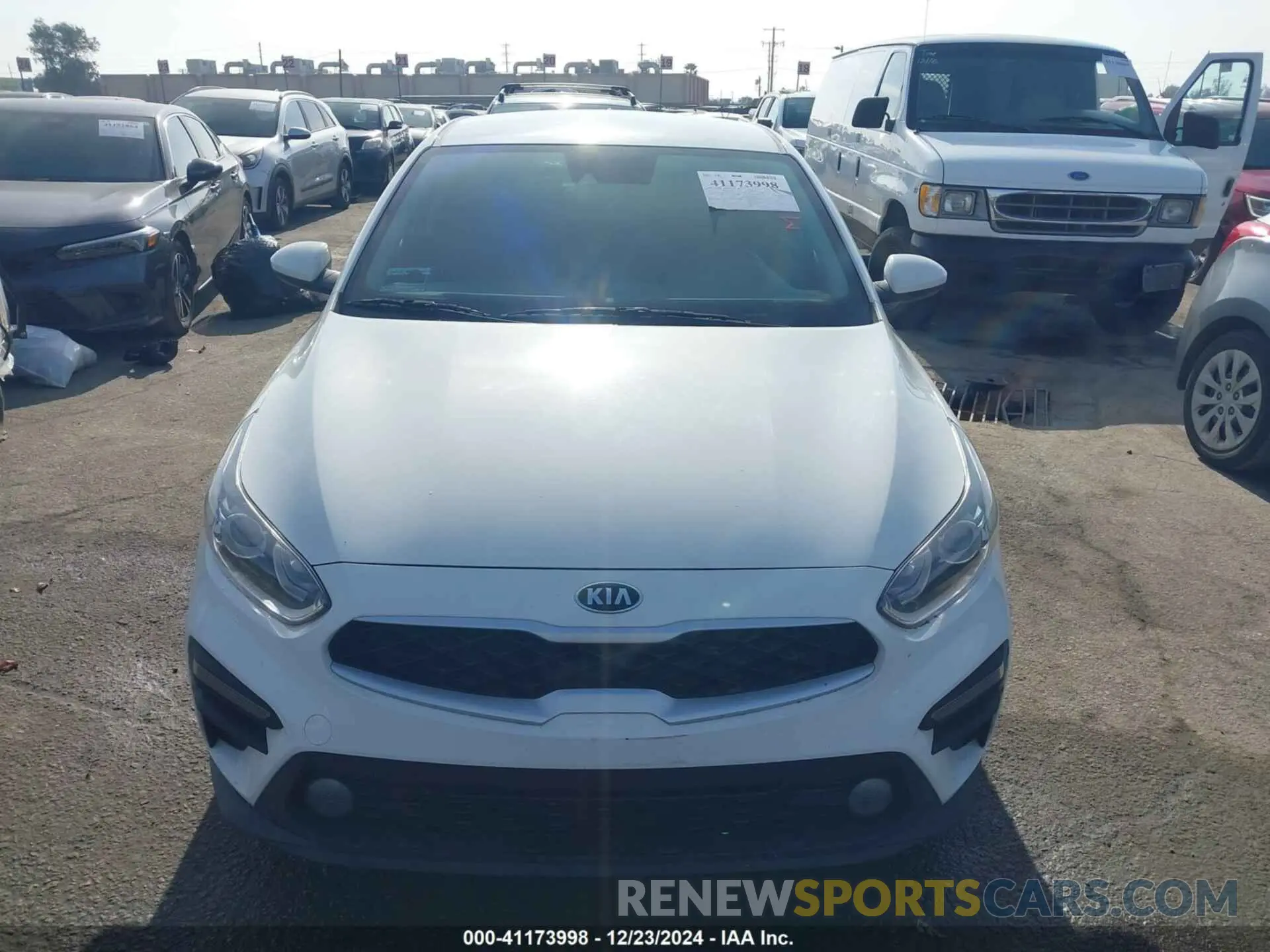 12 fotografías del automóvil dañado 3KPF24AD1ME395879 KIA FORTE 2021