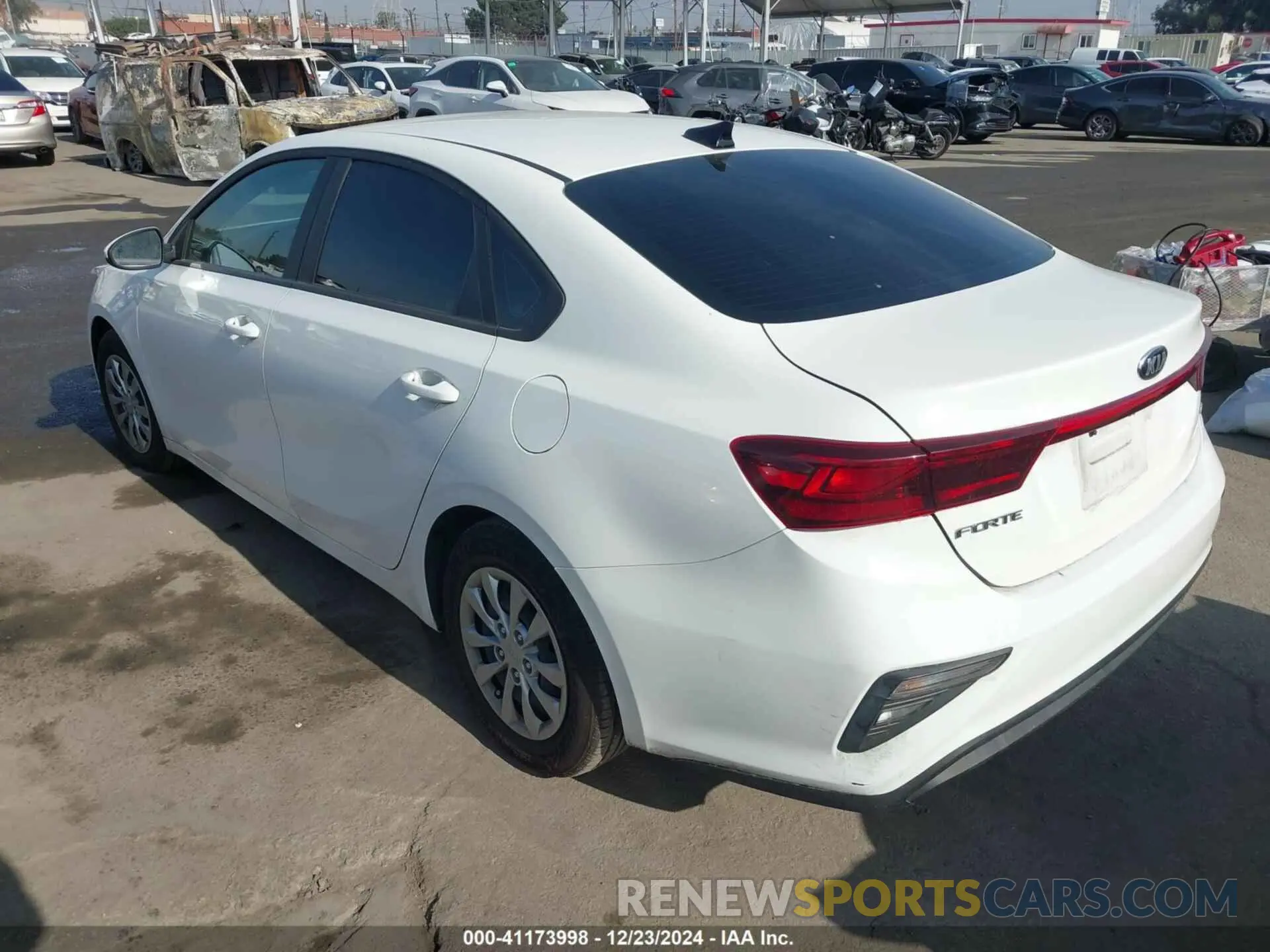 3 fotografías del automóvil dañado 3KPF24AD1ME395879 KIA FORTE 2021