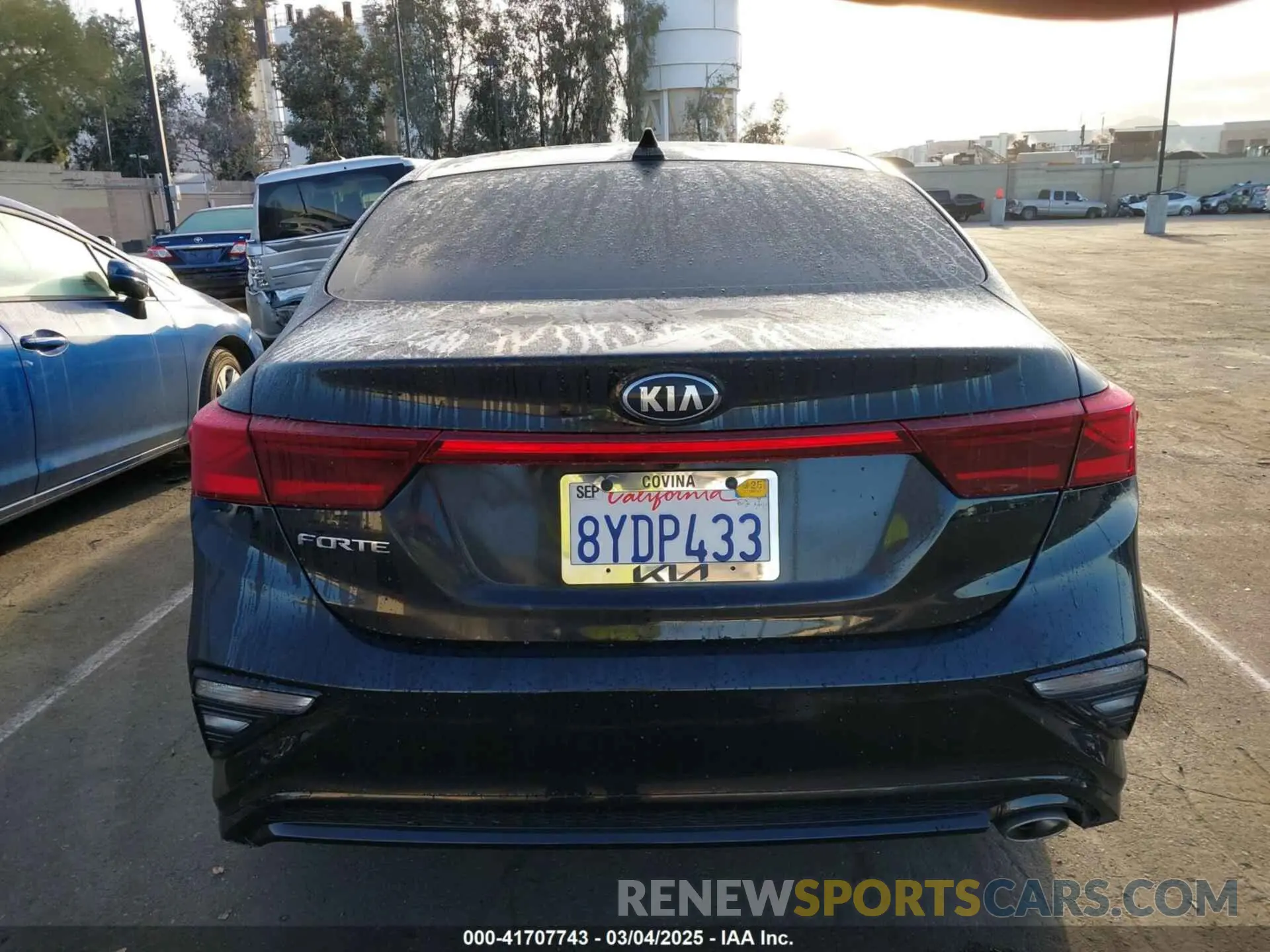 17 fotografías del automóvil dañado 3KPF24AD1ME407089 KIA FORTE 2021