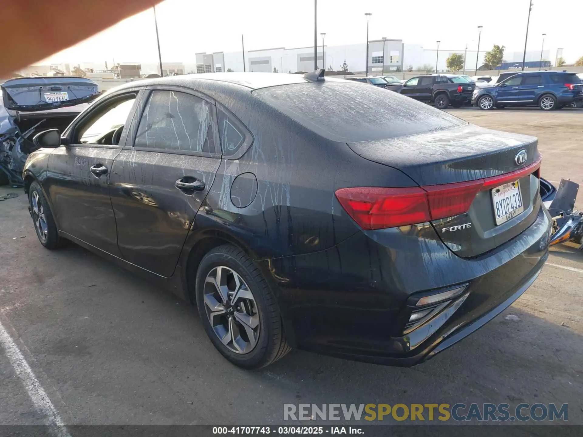 3 fotografías del automóvil dañado 3KPF24AD1ME407089 KIA FORTE 2021