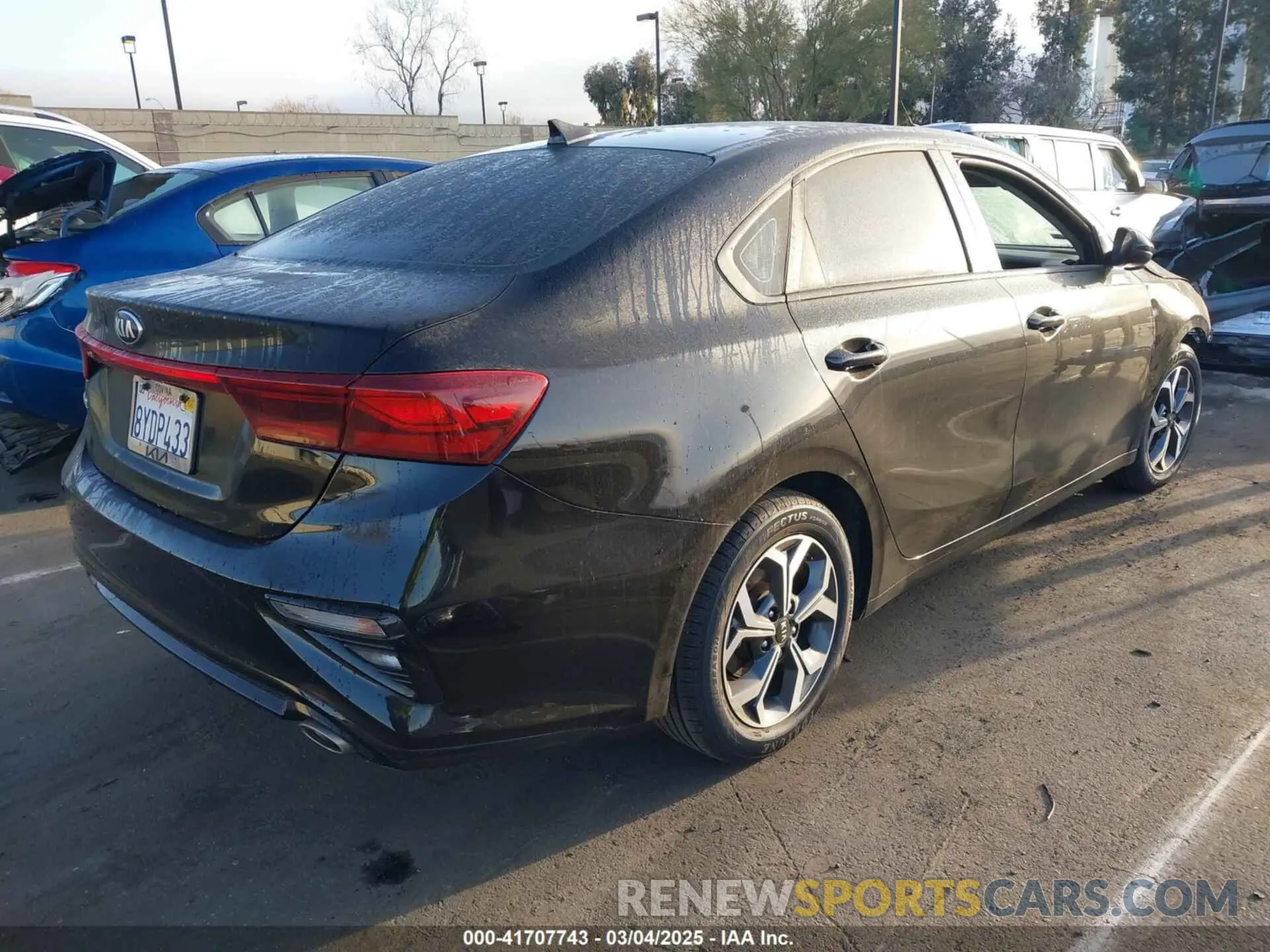 4 fotografías del automóvil dañado 3KPF24AD1ME407089 KIA FORTE 2021