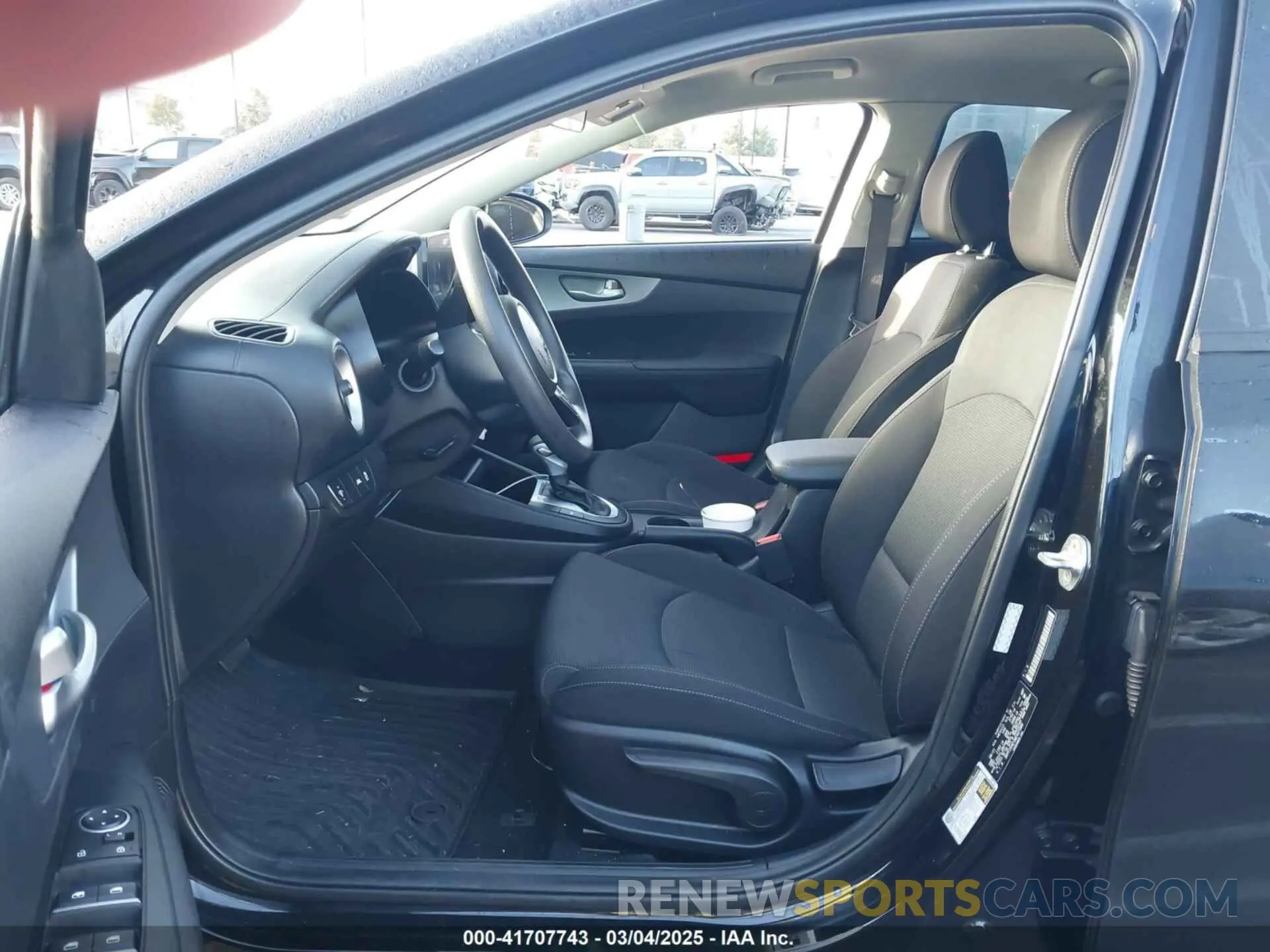 5 fotografías del automóvil dañado 3KPF24AD1ME407089 KIA FORTE 2021