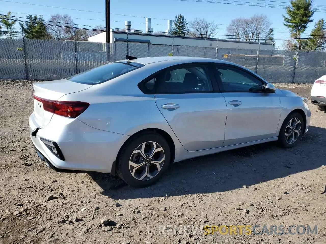 3 fotografías del automóvil dañado 3KPF24AD2ME270633 KIA FORTE 2021