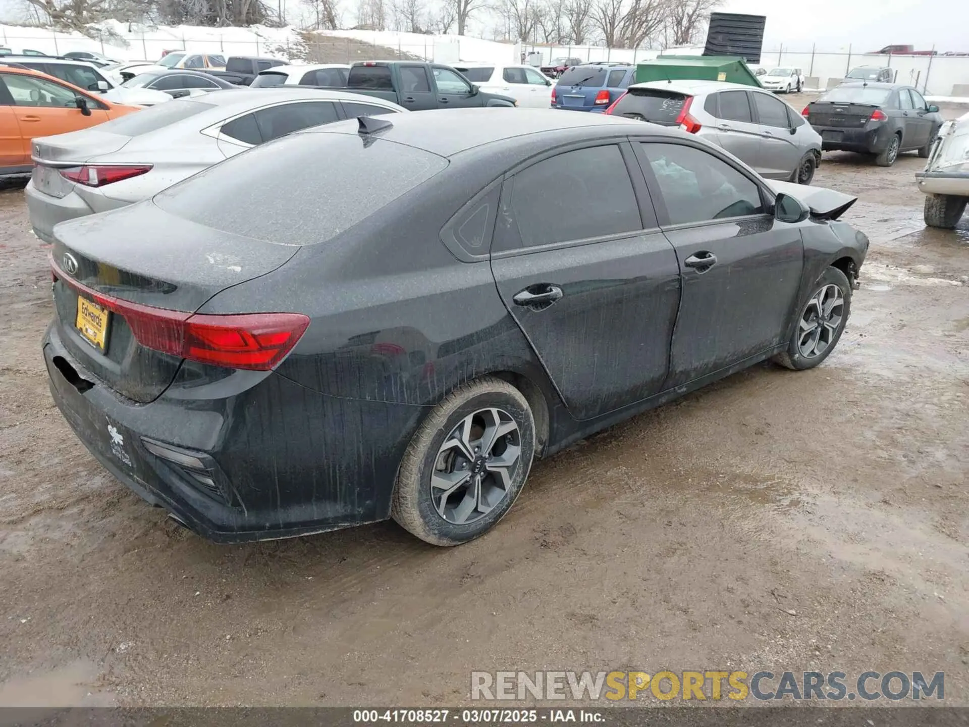 4 fotografías del automóvil dañado 3KPF24AD2ME270647 KIA FORTE 2021