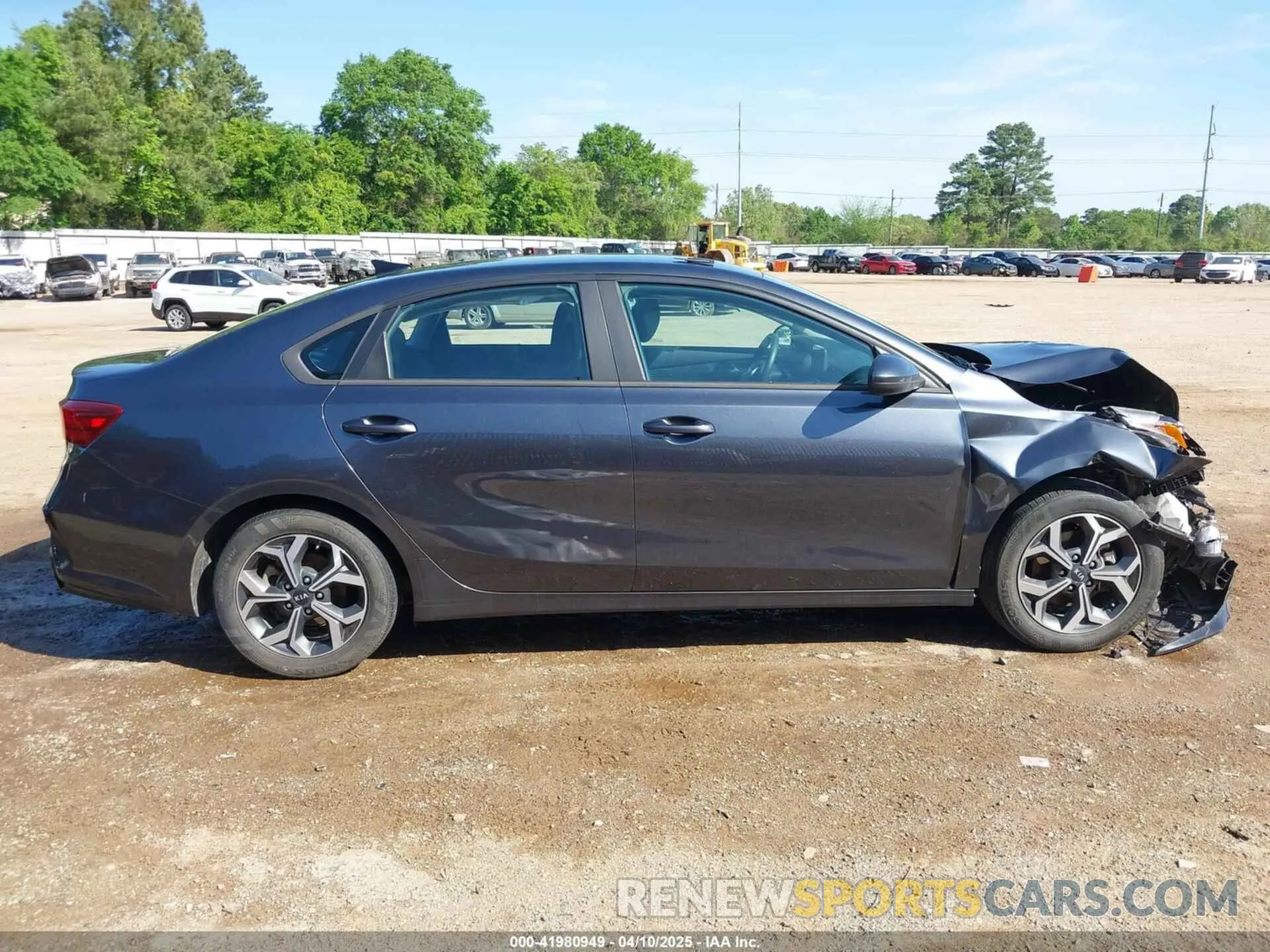 14 fotografías del automóvil dañado 3KPF24AD2ME273774 KIA FORTE 2021