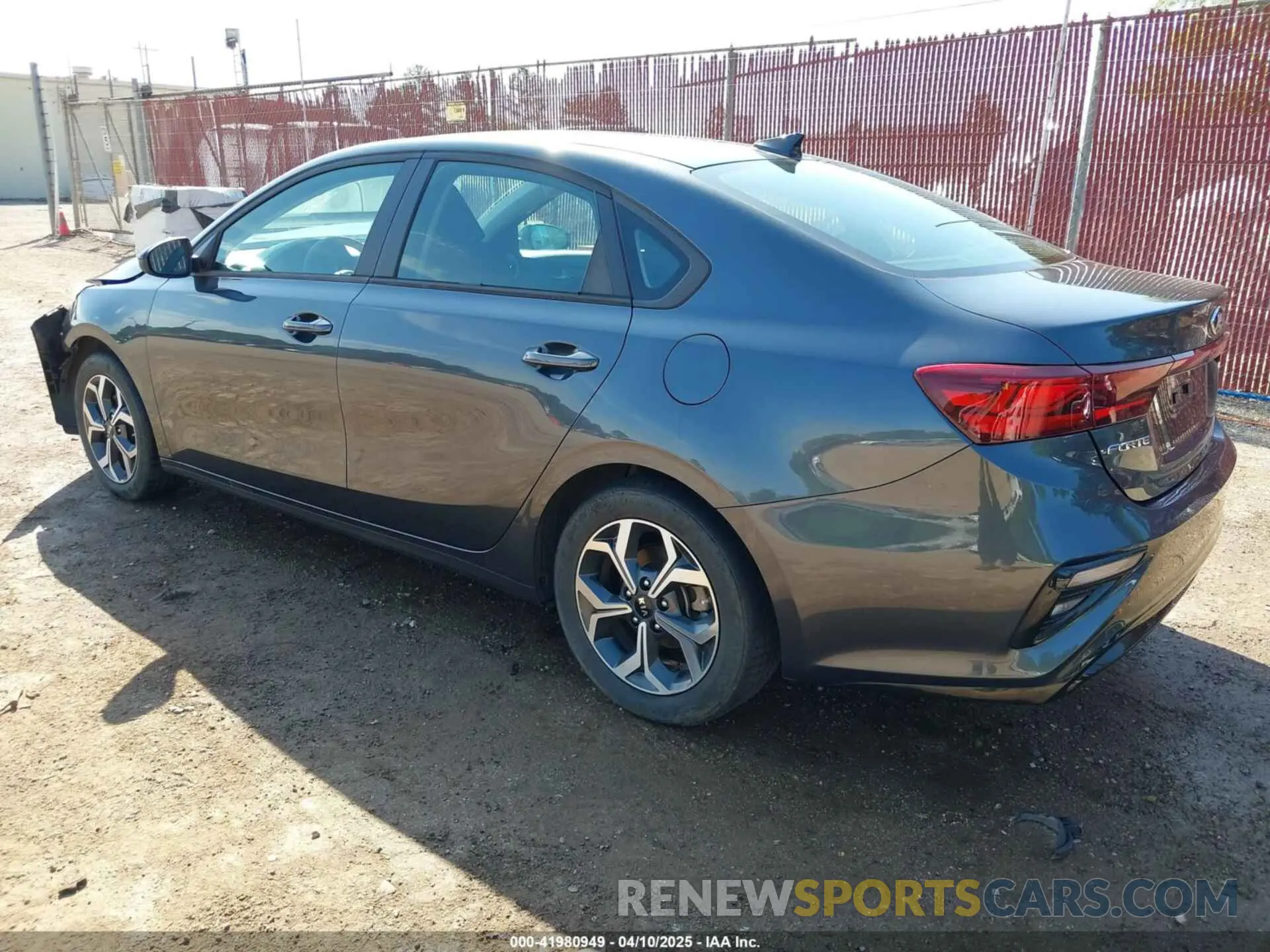 3 fotografías del automóvil dañado 3KPF24AD2ME273774 KIA FORTE 2021