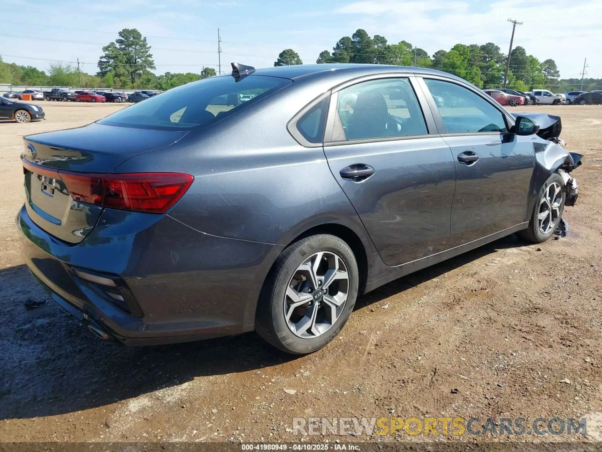 4 fotografías del automóvil dañado 3KPF24AD2ME273774 KIA FORTE 2021