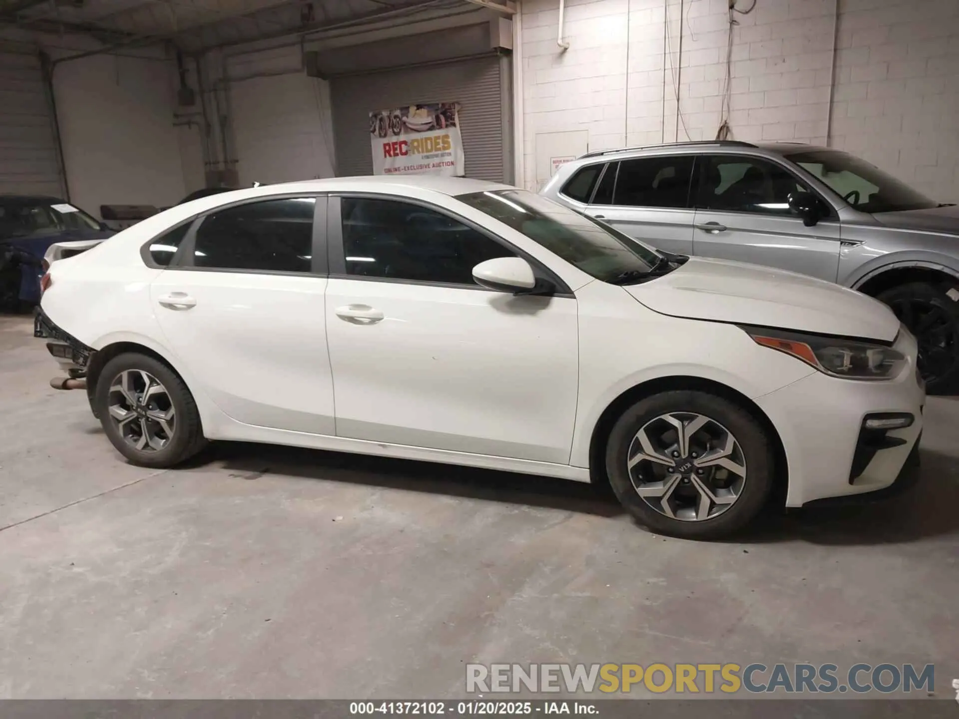 14 fotografías del automóvil dañado 3KPF24AD2ME280191 KIA FORTE 2021