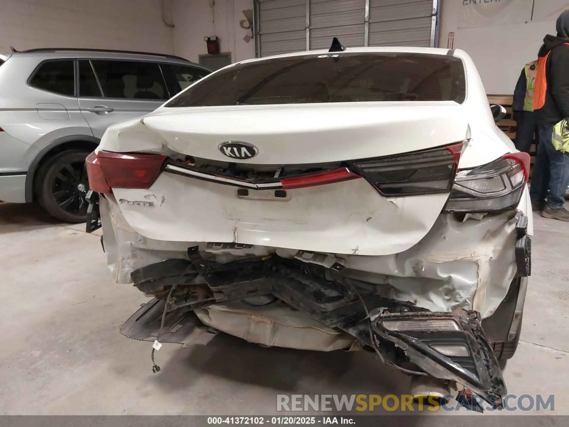 17 fotografías del automóvil dañado 3KPF24AD2ME280191 KIA FORTE 2021