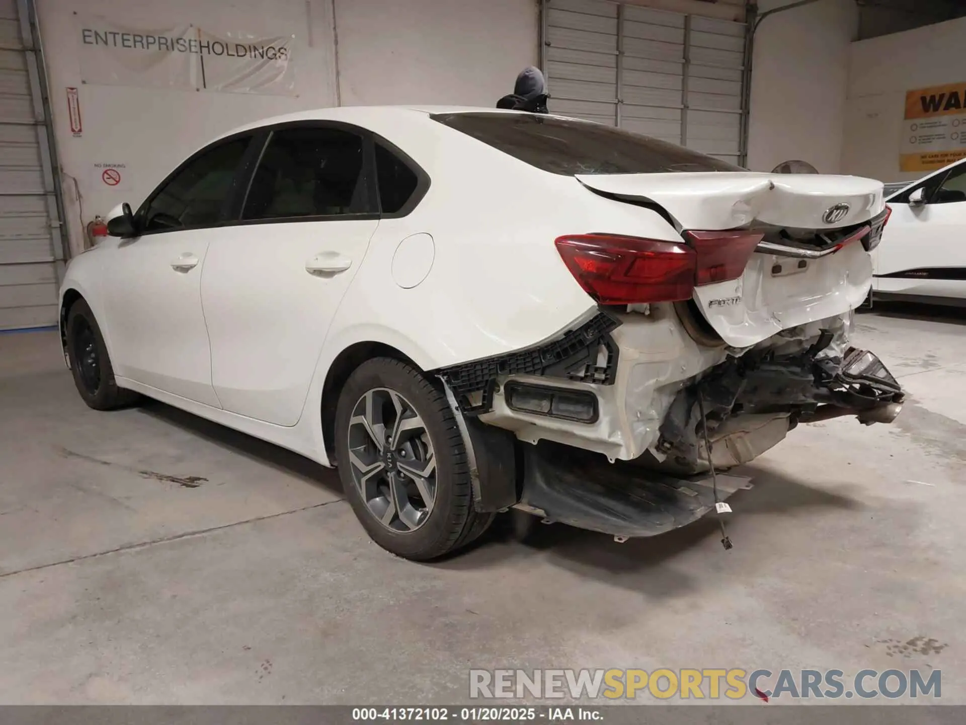 3 fotografías del automóvil dañado 3KPF24AD2ME280191 KIA FORTE 2021