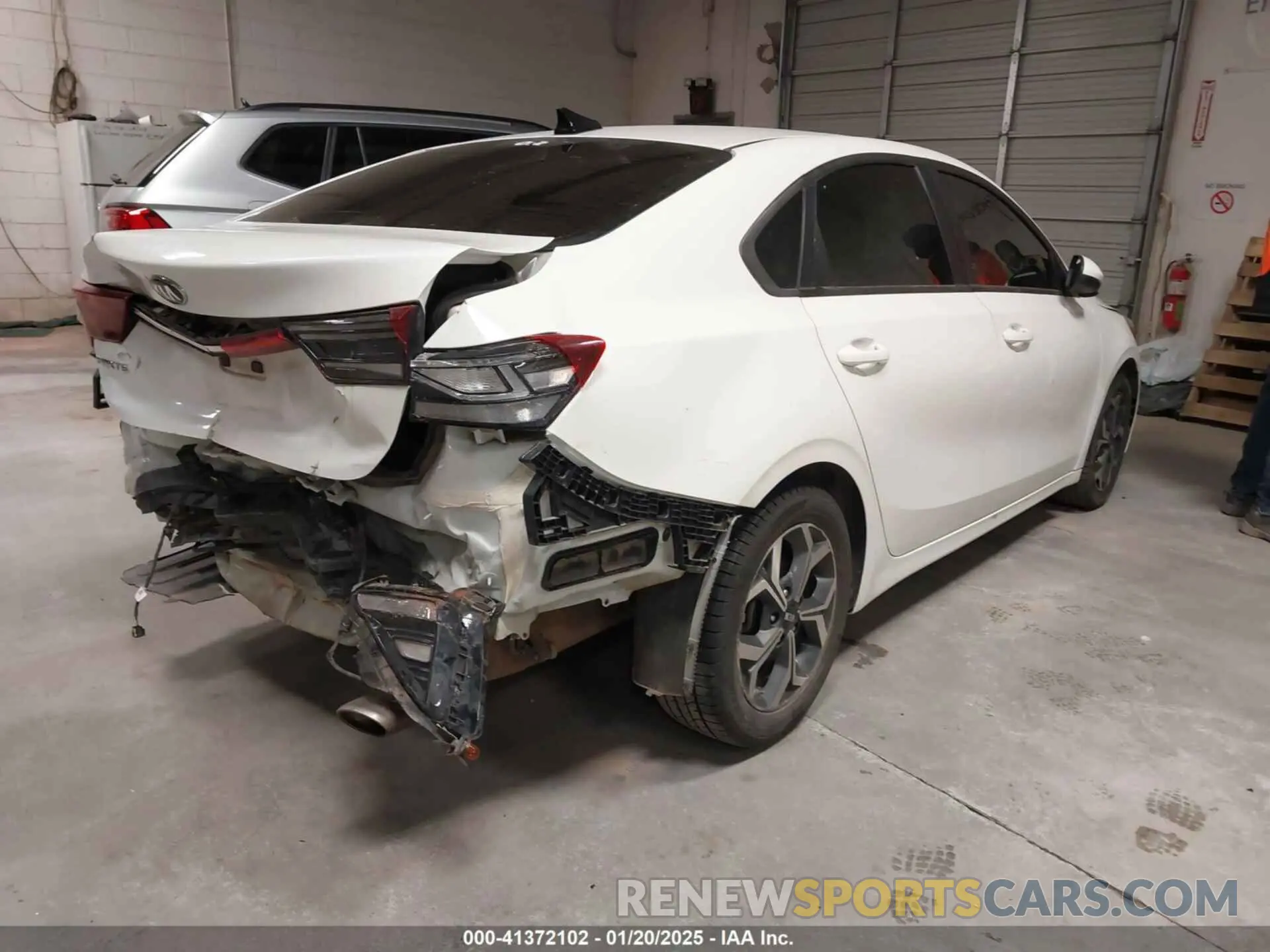 4 fotografías del automóvil dañado 3KPF24AD2ME280191 KIA FORTE 2021