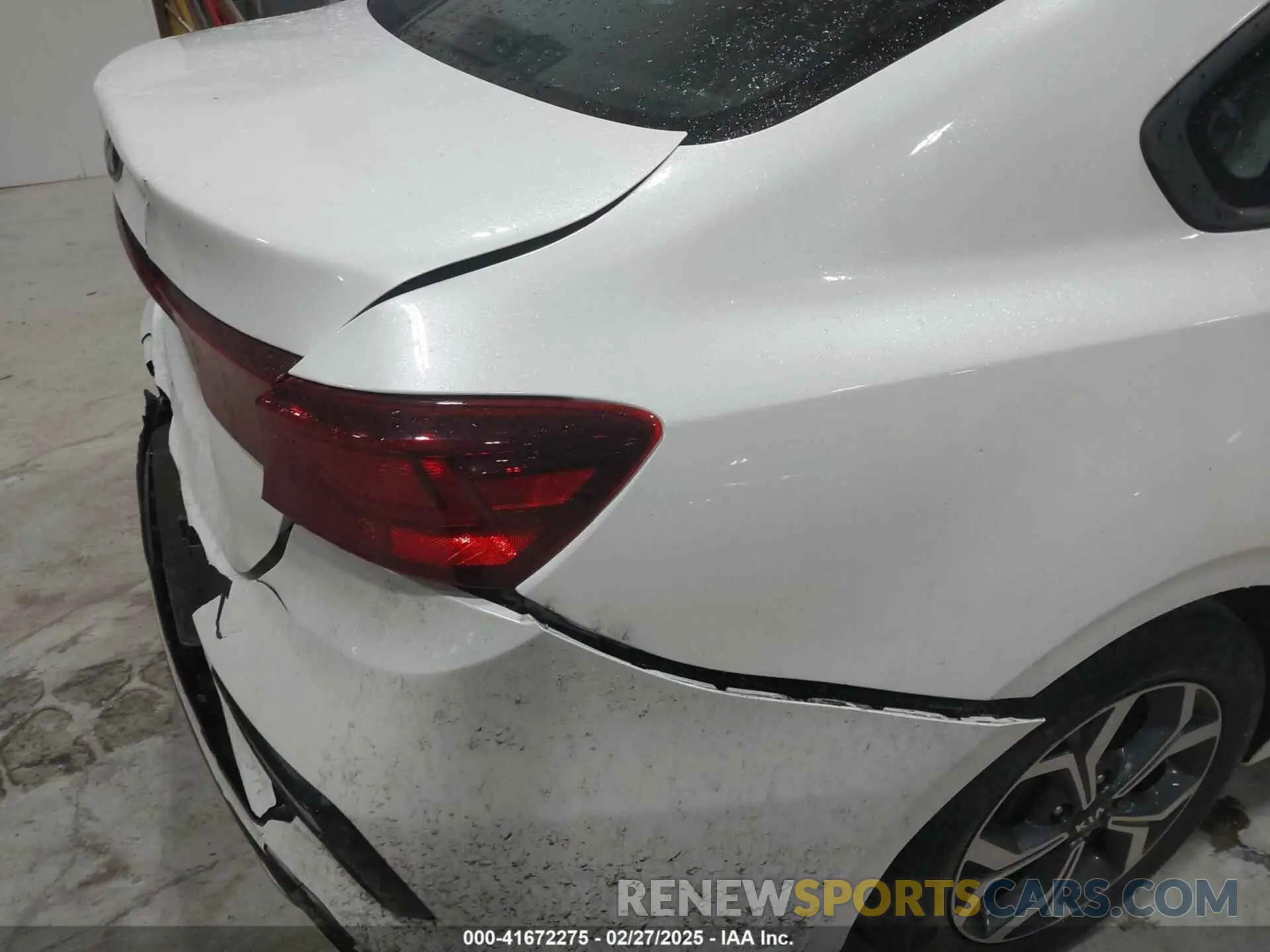 17 fotografías del automóvil dañado 3KPF24AD2ME287500 KIA FORTE 2021