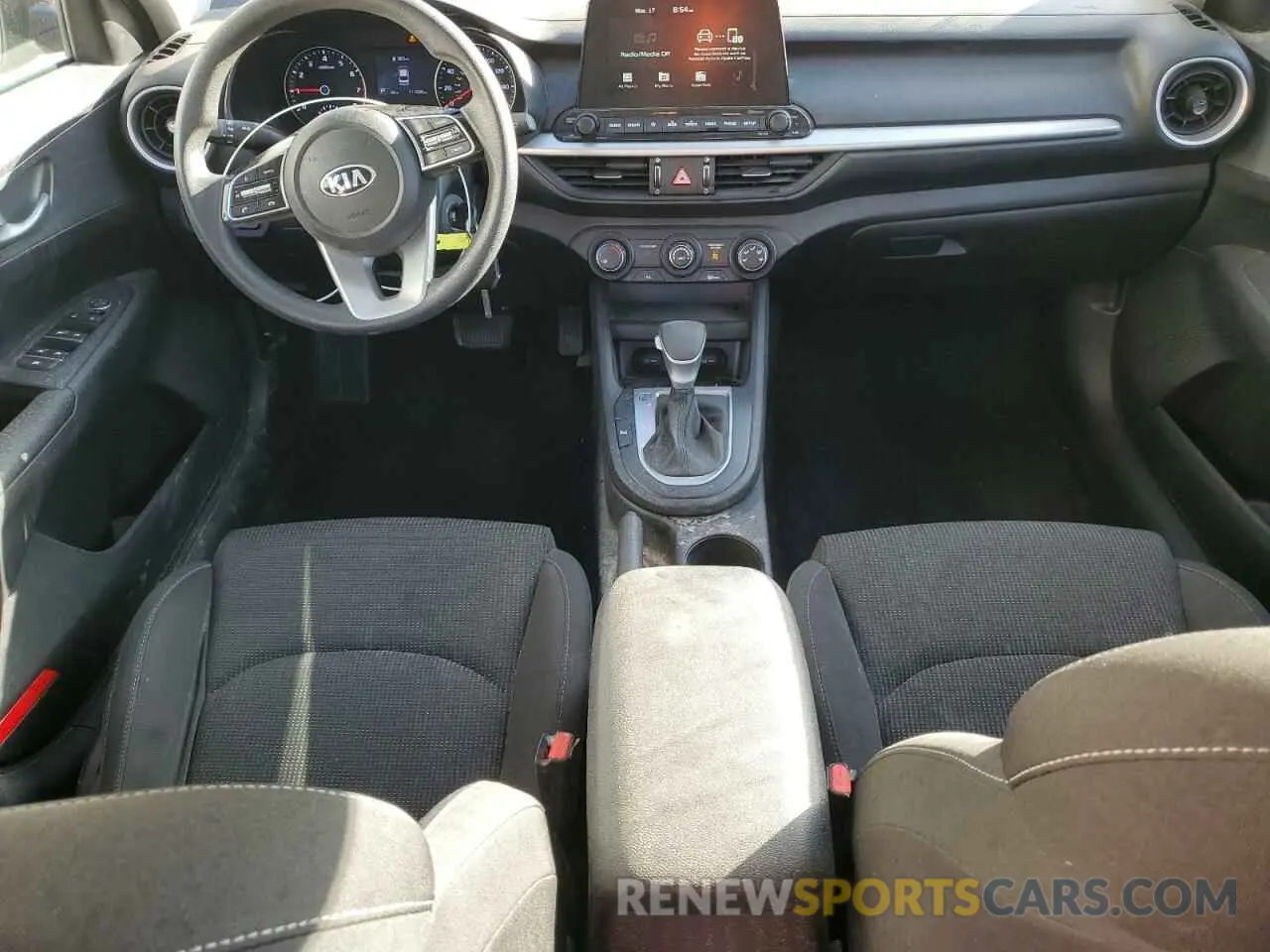 8 fotografías del automóvil dañado 3KPF24AD2ME305980 KIA FORTE 2021