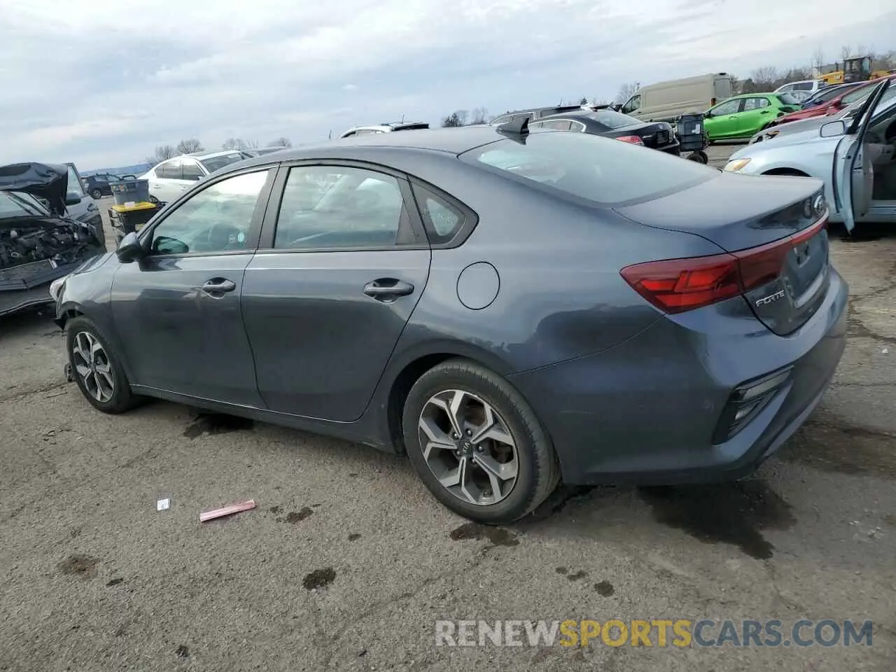 2 fotografías del automóvil dañado 3KPF24AD2ME319524 KIA FORTE 2021