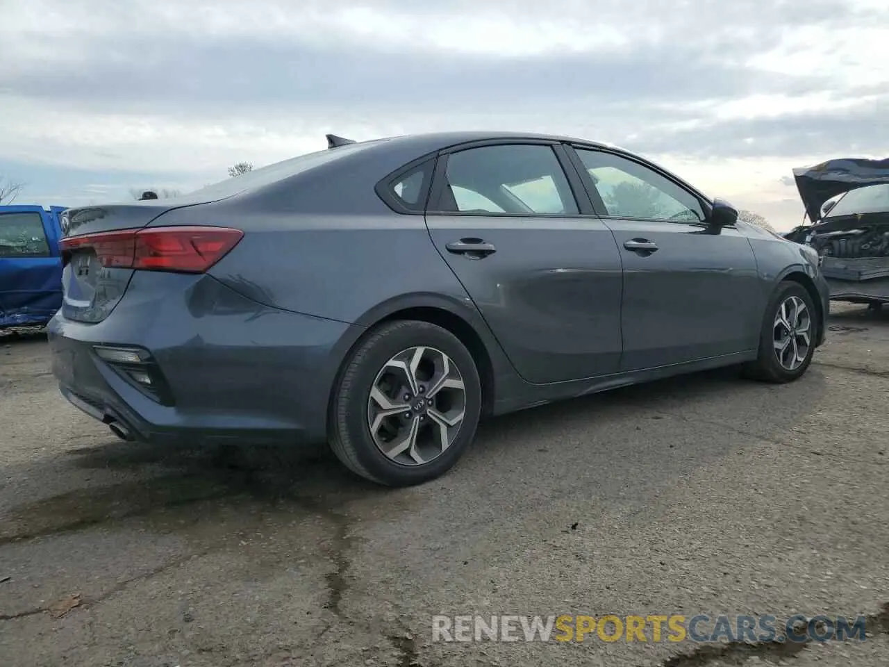 3 fotografías del automóvil dañado 3KPF24AD2ME319524 KIA FORTE 2021