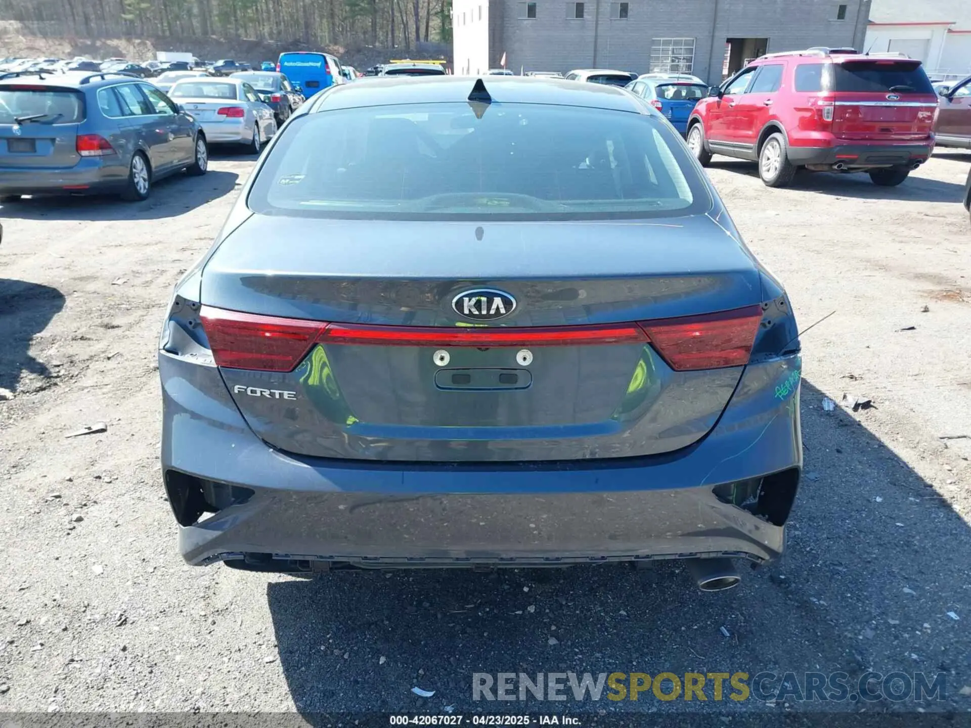 17 fotografías del automóvil dañado 3KPF24AD2ME334010 KIA FORTE 2021