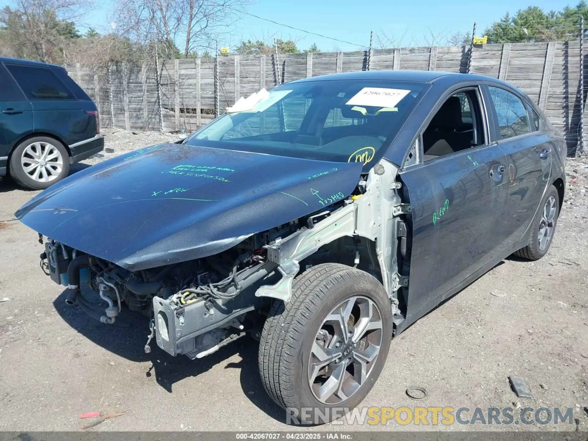 2 fotografías del automóvil dañado 3KPF24AD2ME334010 KIA FORTE 2021