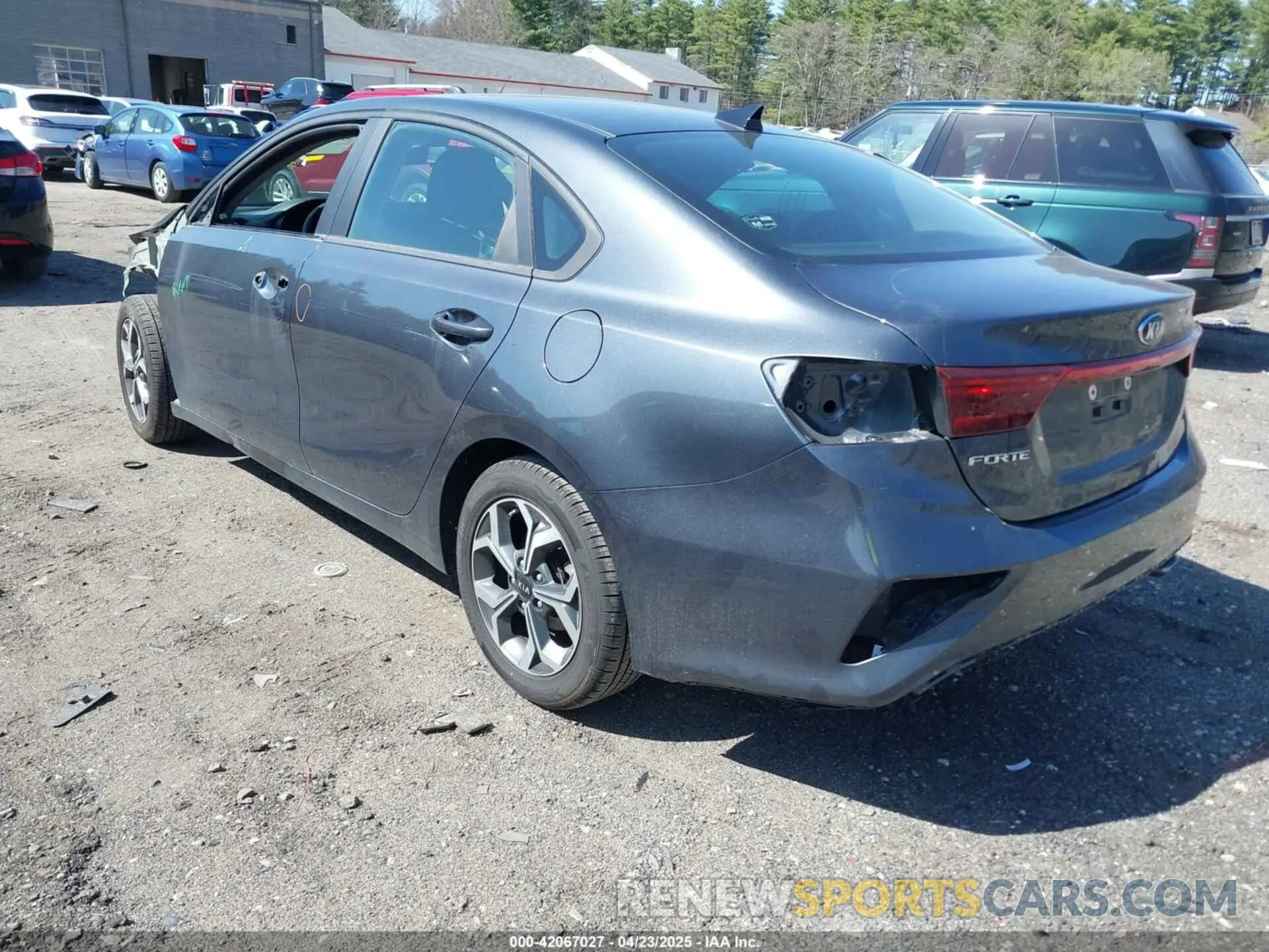 3 fotografías del automóvil dañado 3KPF24AD2ME334010 KIA FORTE 2021