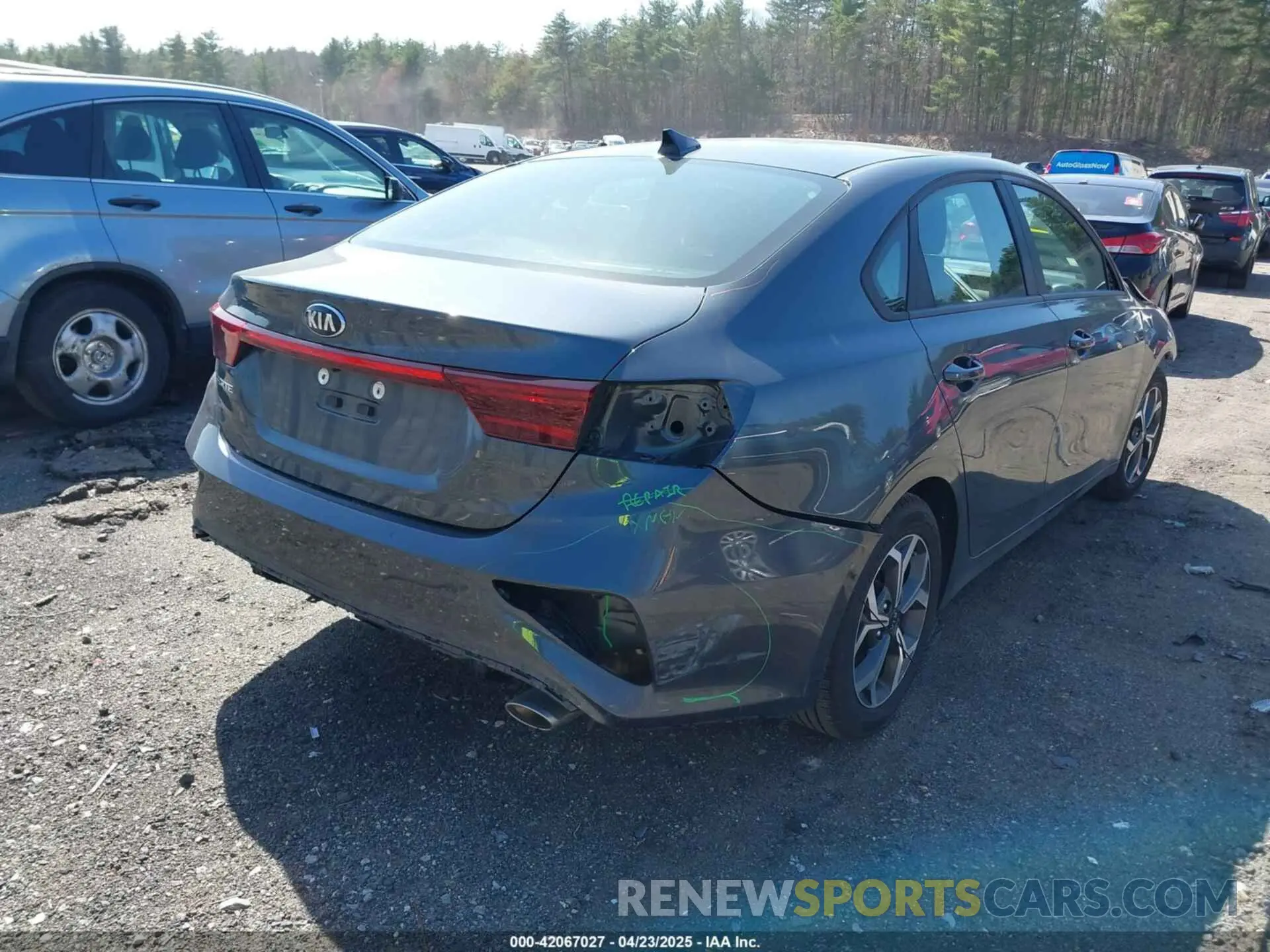 4 fotografías del automóvil dañado 3KPF24AD2ME334010 KIA FORTE 2021