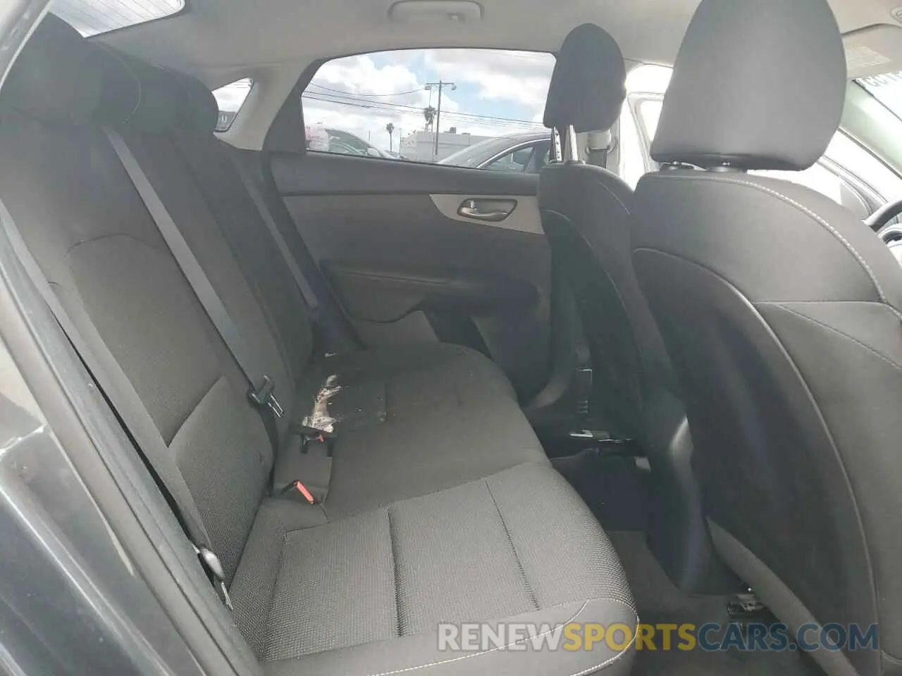 10 fotografías del automóvil dañado 3KPF24AD2ME335576 KIA FORTE 2021