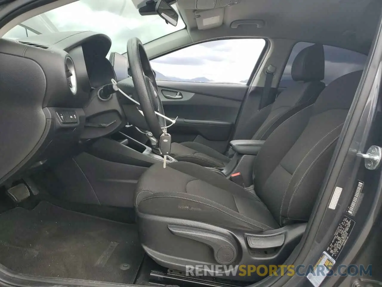 7 fotografías del automóvil dañado 3KPF24AD2ME335576 KIA FORTE 2021