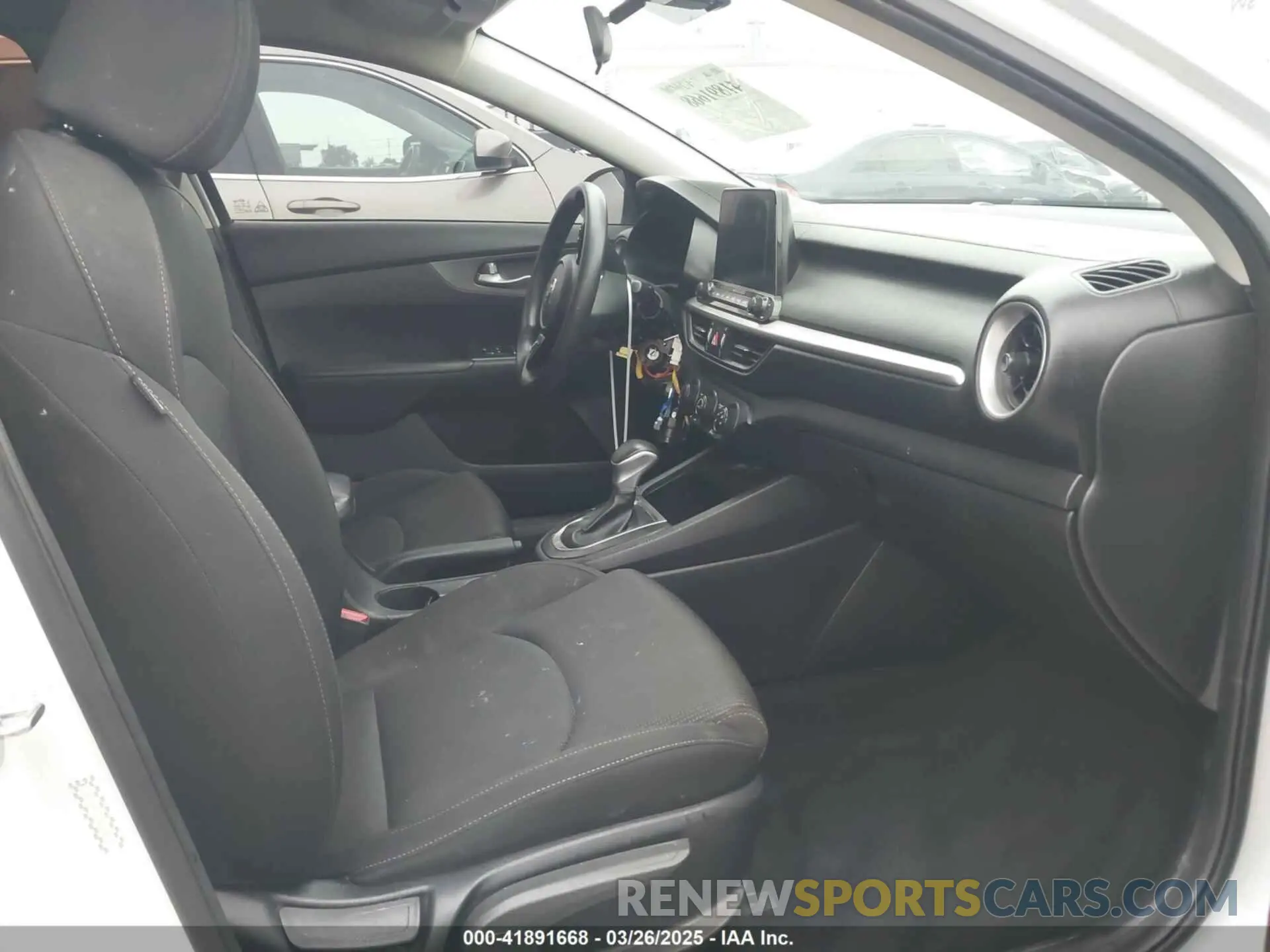 5 fotografías del automóvil dañado 3KPF24AD2ME345167 KIA FORTE 2021