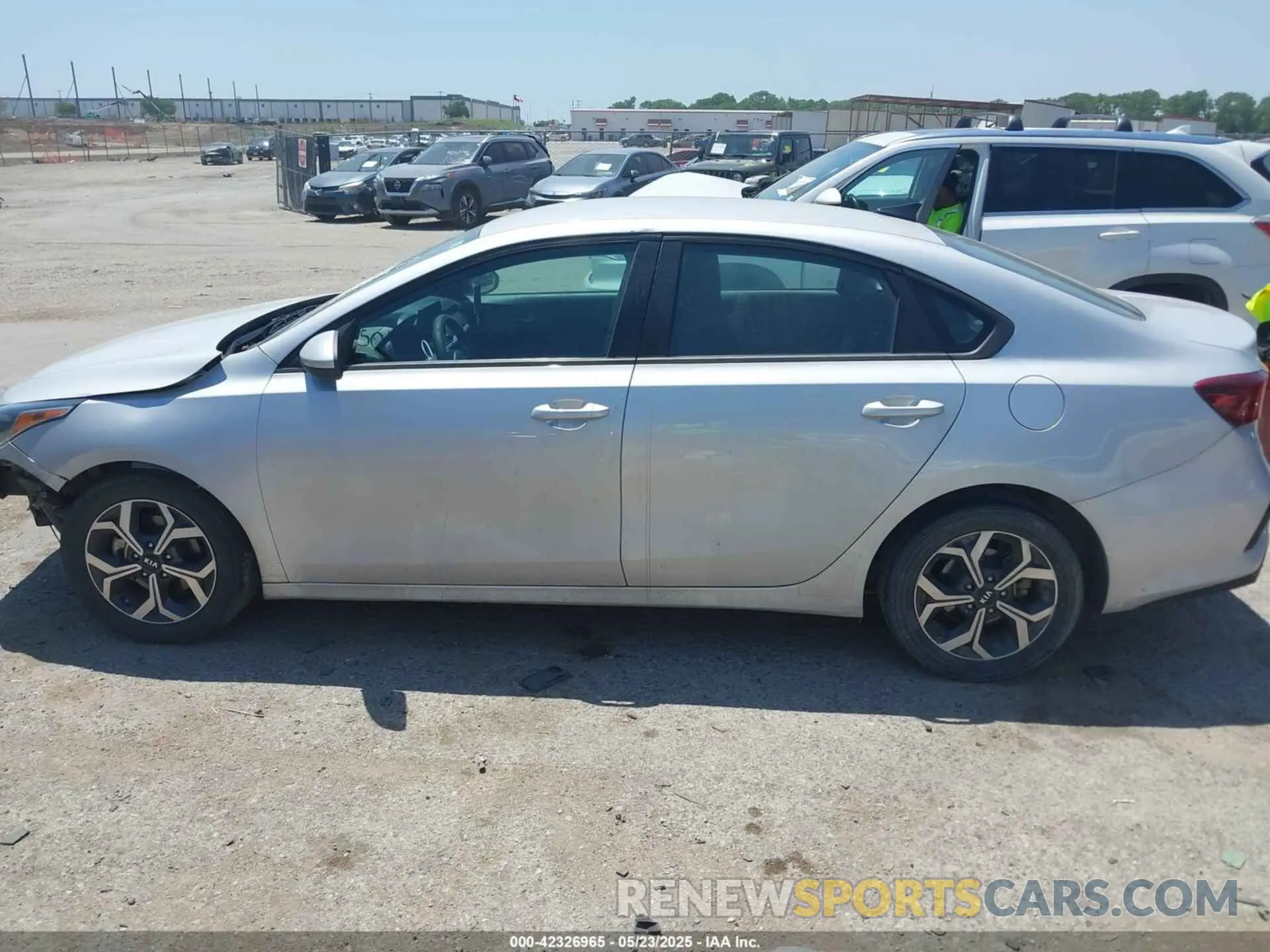 15 fotografías del automóvil dañado 3KPF24AD2ME383398 KIA FORTE 2021