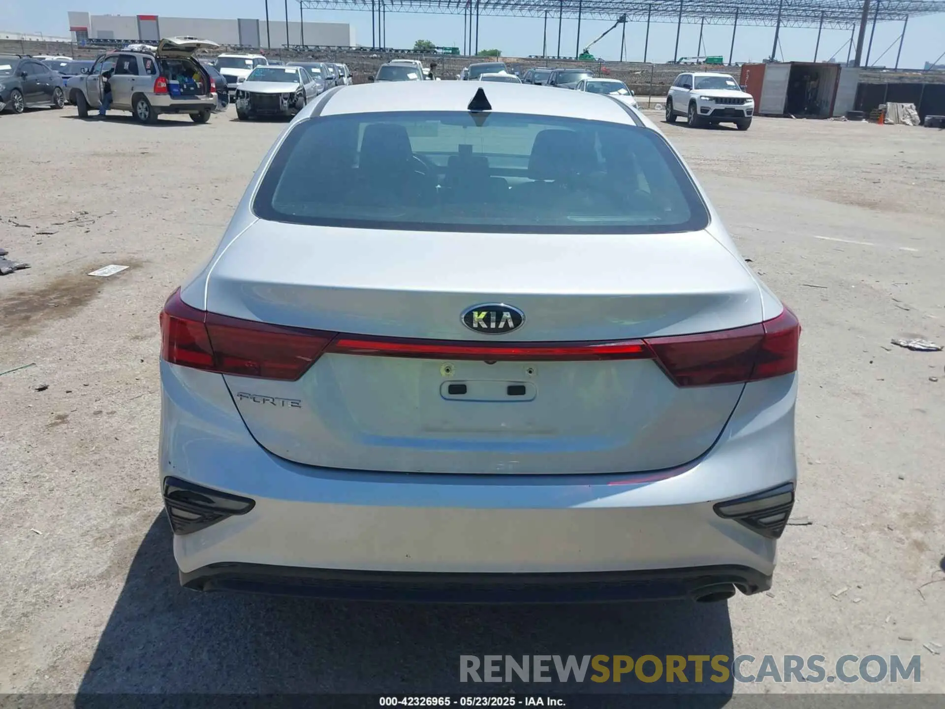 17 fotografías del automóvil dañado 3KPF24AD2ME383398 KIA FORTE 2021