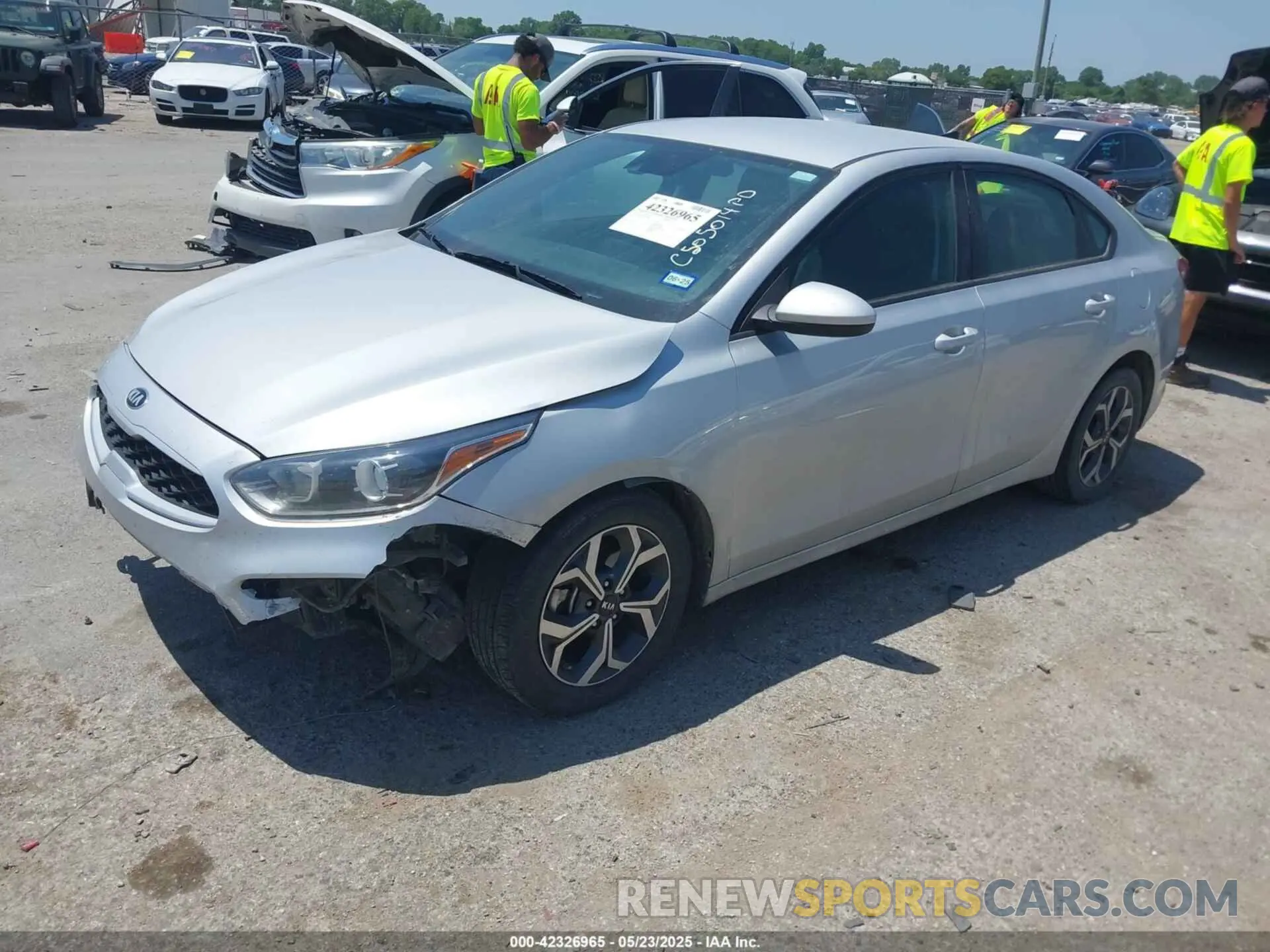 2 fotografías del automóvil dañado 3KPF24AD2ME383398 KIA FORTE 2021
