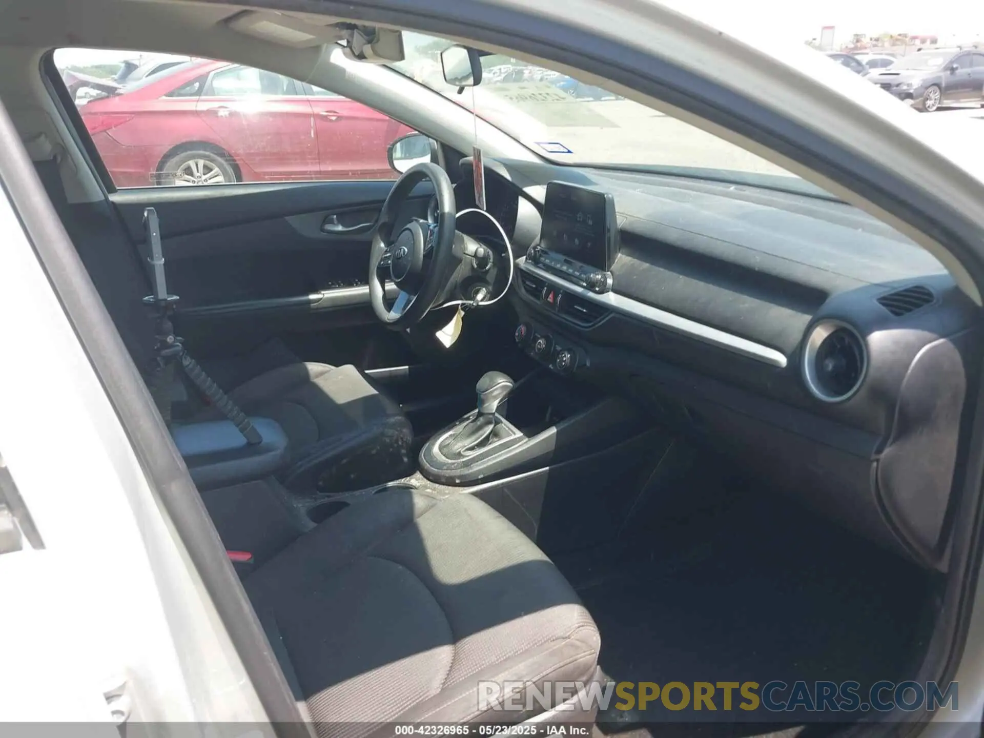 5 fotografías del automóvil dañado 3KPF24AD2ME383398 KIA FORTE 2021