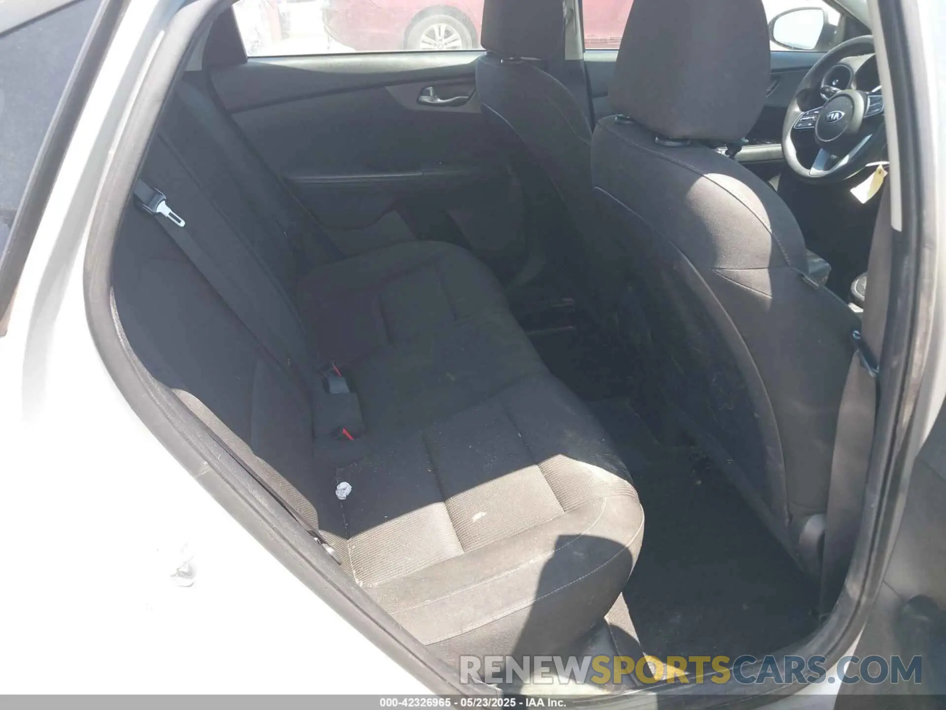 8 fotografías del automóvil dañado 3KPF24AD2ME383398 KIA FORTE 2021