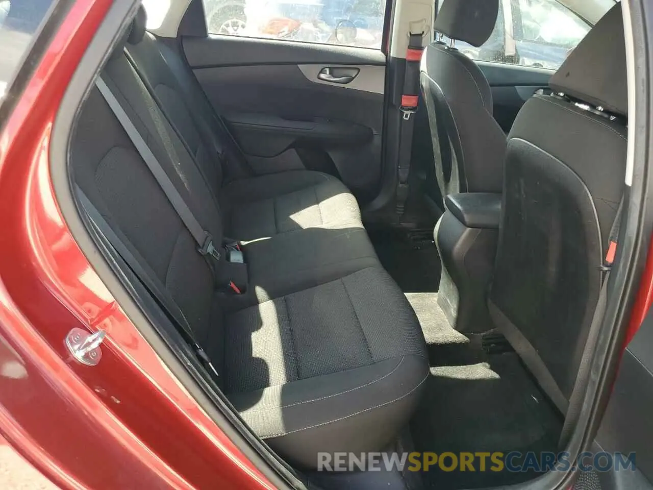 10 fotografías del automóvil dañado 3KPF24AD2ME383594 KIA FORTE 2021