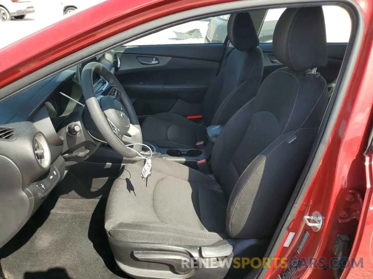 7 fotografías del automóvil dañado 3KPF24AD2ME383594 KIA FORTE 2021