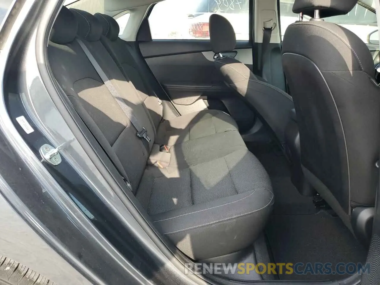 10 fotografías del automóvil dañado 3KPF24AD2ME395518 KIA FORTE 2021