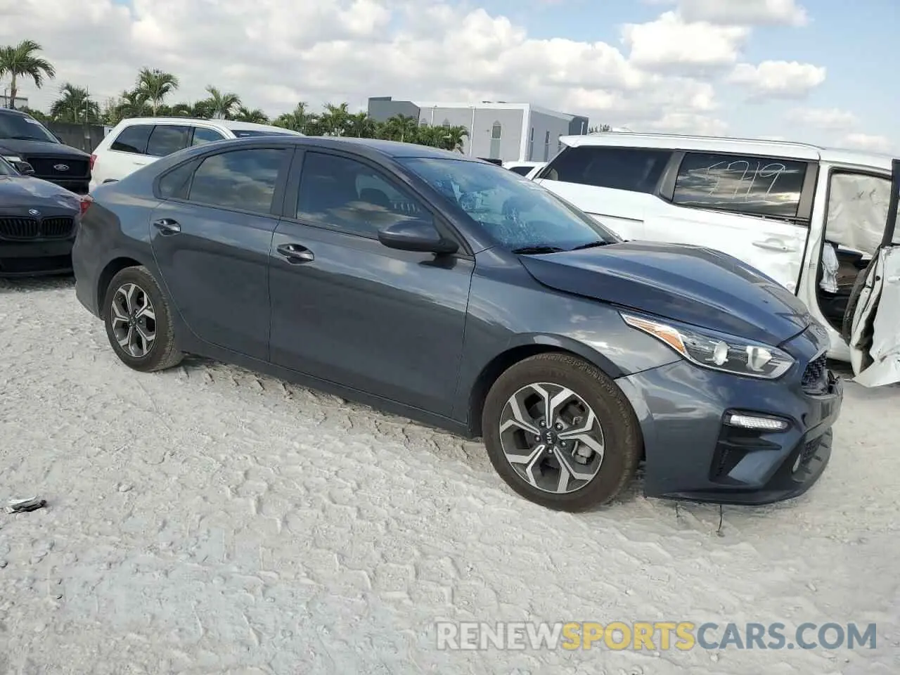 4 fotografías del automóvil dañado 3KPF24AD2ME395518 KIA FORTE 2021