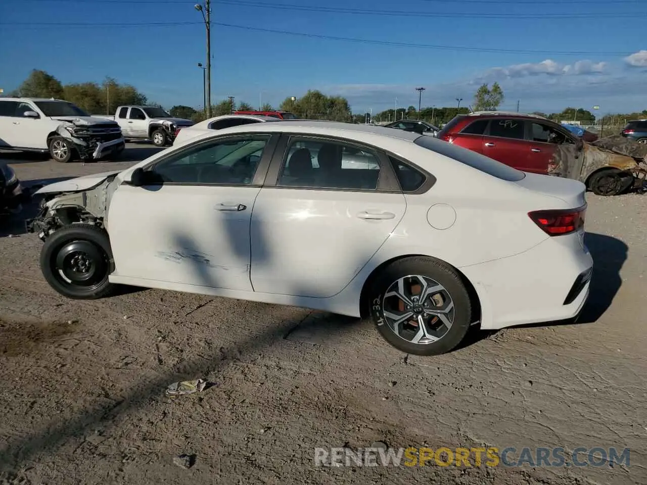2 fotografías del automóvil dañado 3KPF24AD3ME276859 KIA FORTE 2021