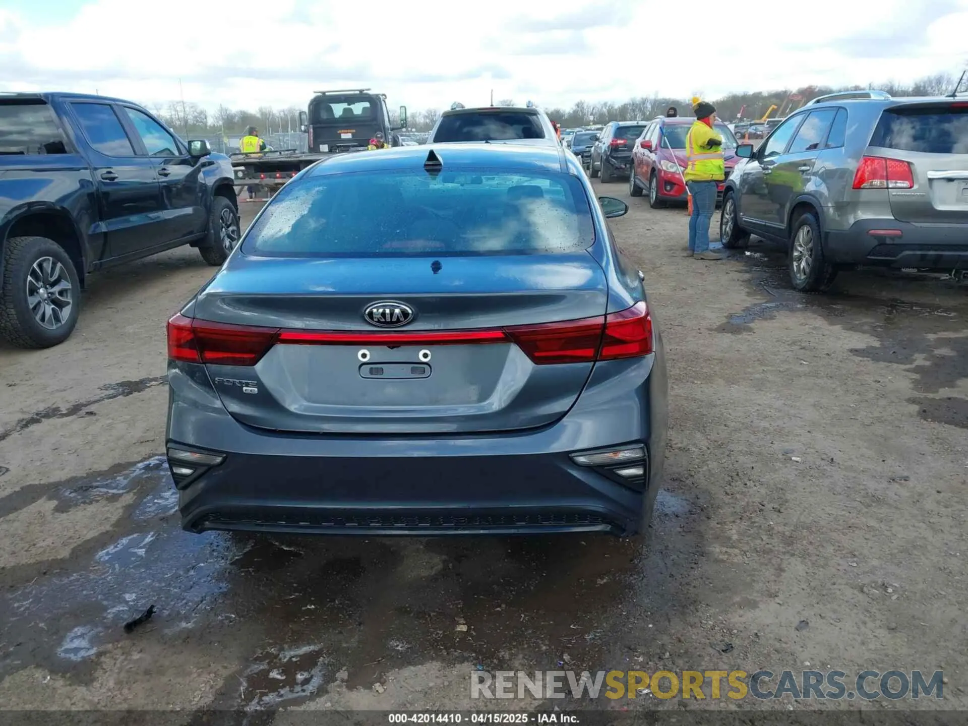 17 fotografías del automóvil dañado 3KPF24AD3ME303347 KIA FORTE 2021