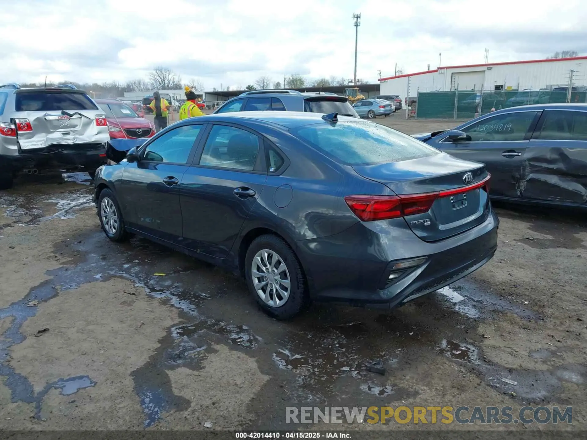 3 fotografías del automóvil dañado 3KPF24AD3ME303347 KIA FORTE 2021