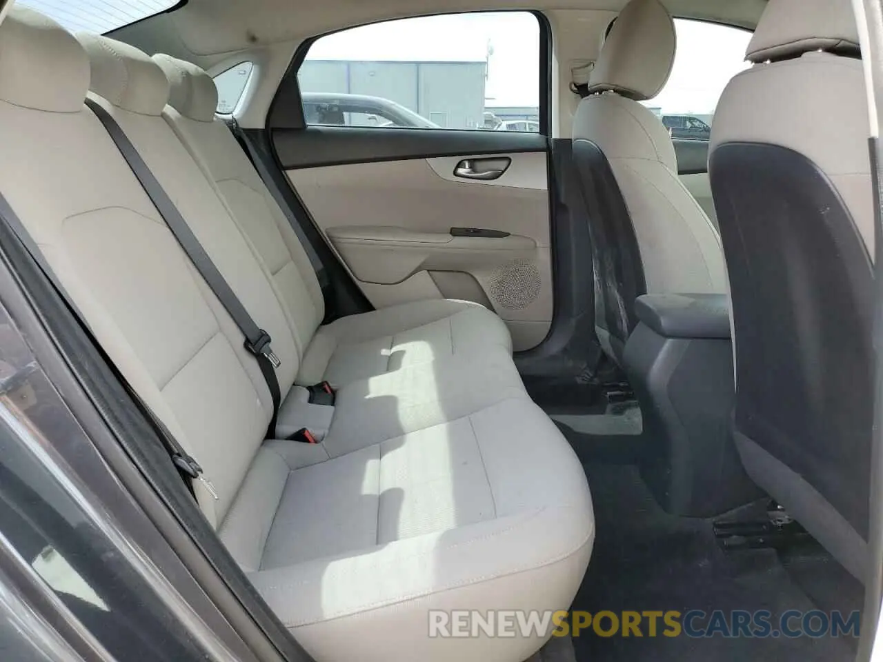 10 fotografías del automóvil dañado 3KPF24AD3ME303557 KIA FORTE 2021