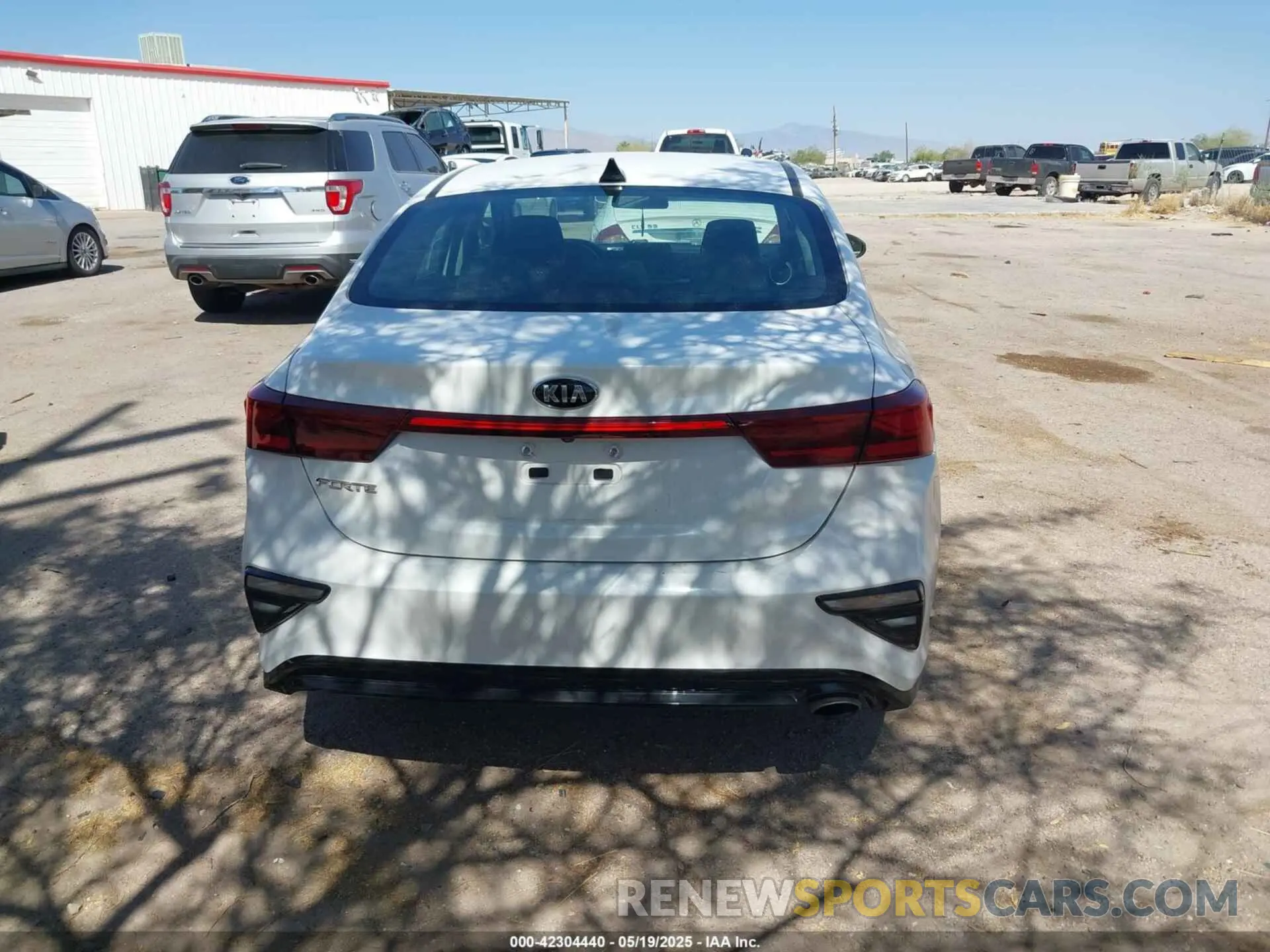 15 fotografías del automóvil dañado 3KPF24AD3ME305423 KIA FORTE 2021